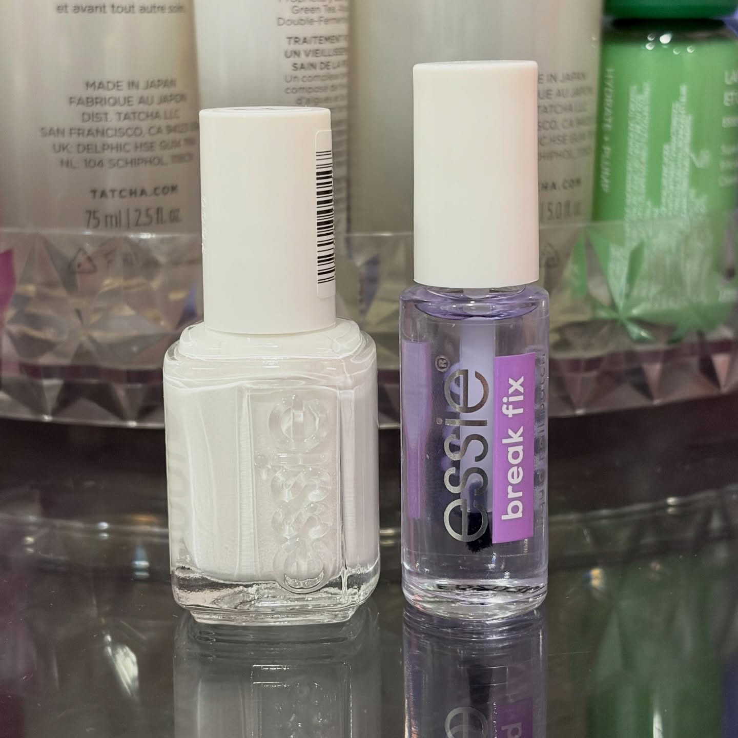 ⭐️PRODUCT REVIEW⭐️

These products were gifted to me by @essie and @influenster in exchange for my honest review.

⭐️Essie Break Fix Liquid Nail Patch is meant to help patch nail breaks, snags and tears for up to 5 days. I had a small snag in the corner of one of my nails to test this on and it worked well. You apply the solution focusing between the crack and then using tweezers press the broken part together until dried completely. I also have found using this around the edges of my nails where I typically get small tears or cracks helps strengthen the nail and prevents those cracks from ever happening!

⭐️Essie nail polishes are one of my favorite formulas to work with. This shade, Blanc, is a bright white shade - whites can traditionally be difficult to work with as they are often patchy or streaky. Essie Blanc has none of those problems! 2 coats and I had perfect coverage. The formula is pigmented and not streaky at all. The polish dries quickly (and with the help of Essie Speed Setter I’m ready to go in 10/15 min after applying the top coat). White isn’t a shade I reach for terribly often but I am happy to have a really good white polish in my collection now.

#essie #complimentary #essielove #productreview #ugc