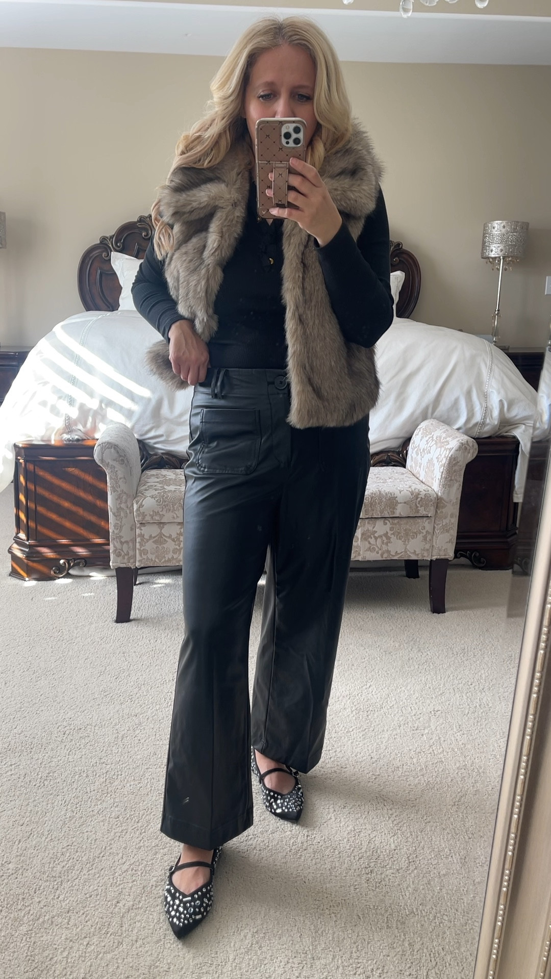 Target faux leather wide leg pants with a faux fur vest for the holidays 





#thanksgivingoutfit
#target
#targetfinds

#LTKootd #LTKShoeCrush #LTKWorkwear