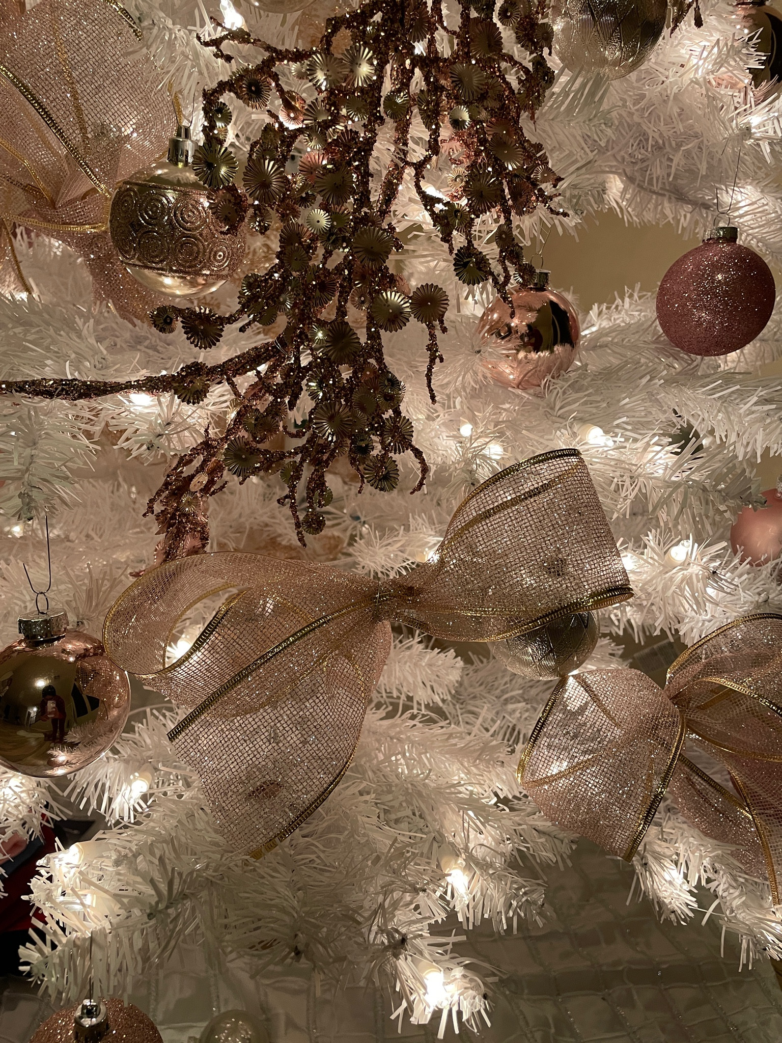 Rose gold Christmas ornaments✨




christmas decor, holiday decor, christmas tree, garland, ribbon, bows, festive, festive home decor, holiday vibes, holiday glam, seasonal, holiday home decor, white christmas tree, pink christmas, holiday inspo, christmas aesthetic

#LTKSeasonal #LTKHome #LTKHoliday