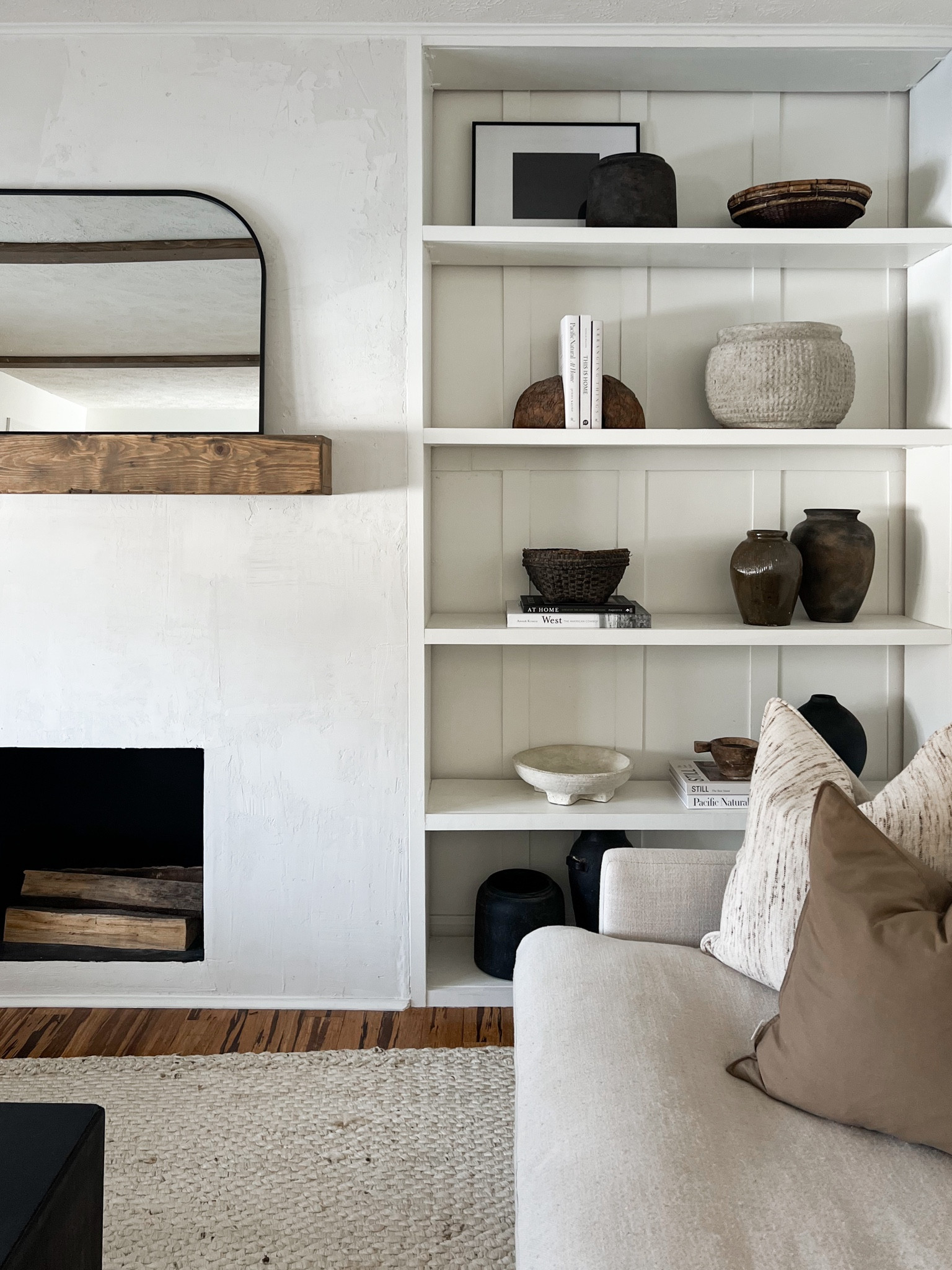 shelf styling - modern organic home decor great for styling every space in your home

neutral home decor. Shelf decor. Decorative bowl. Vase. Pot. Planter. Spring decor. Home decor. Mirror. Arch mirror. Mantel mirror. Black pot. Black vase. Brown vase. Bowl  

#LTKhome #LTKstyletip #LTKfindsunder50