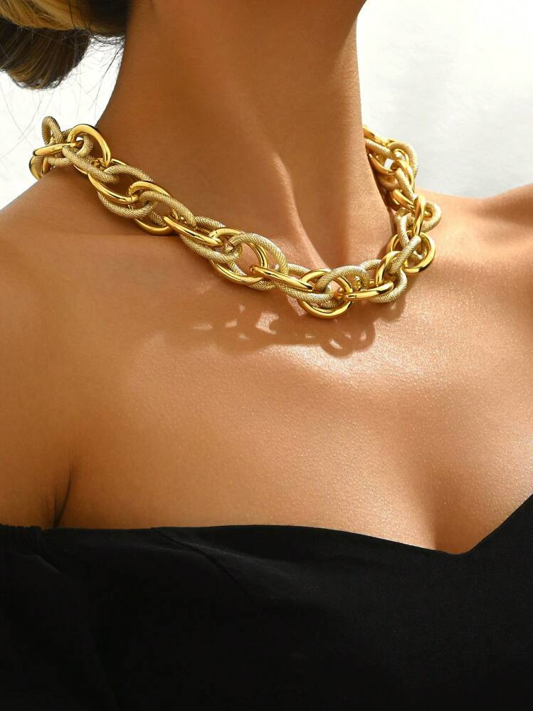 1pc Women Asymmetrical Chain Necklace, Chunky Oversized Collar Lock Chain, Gold Color Accessory For Party & Vacation | SHEIN