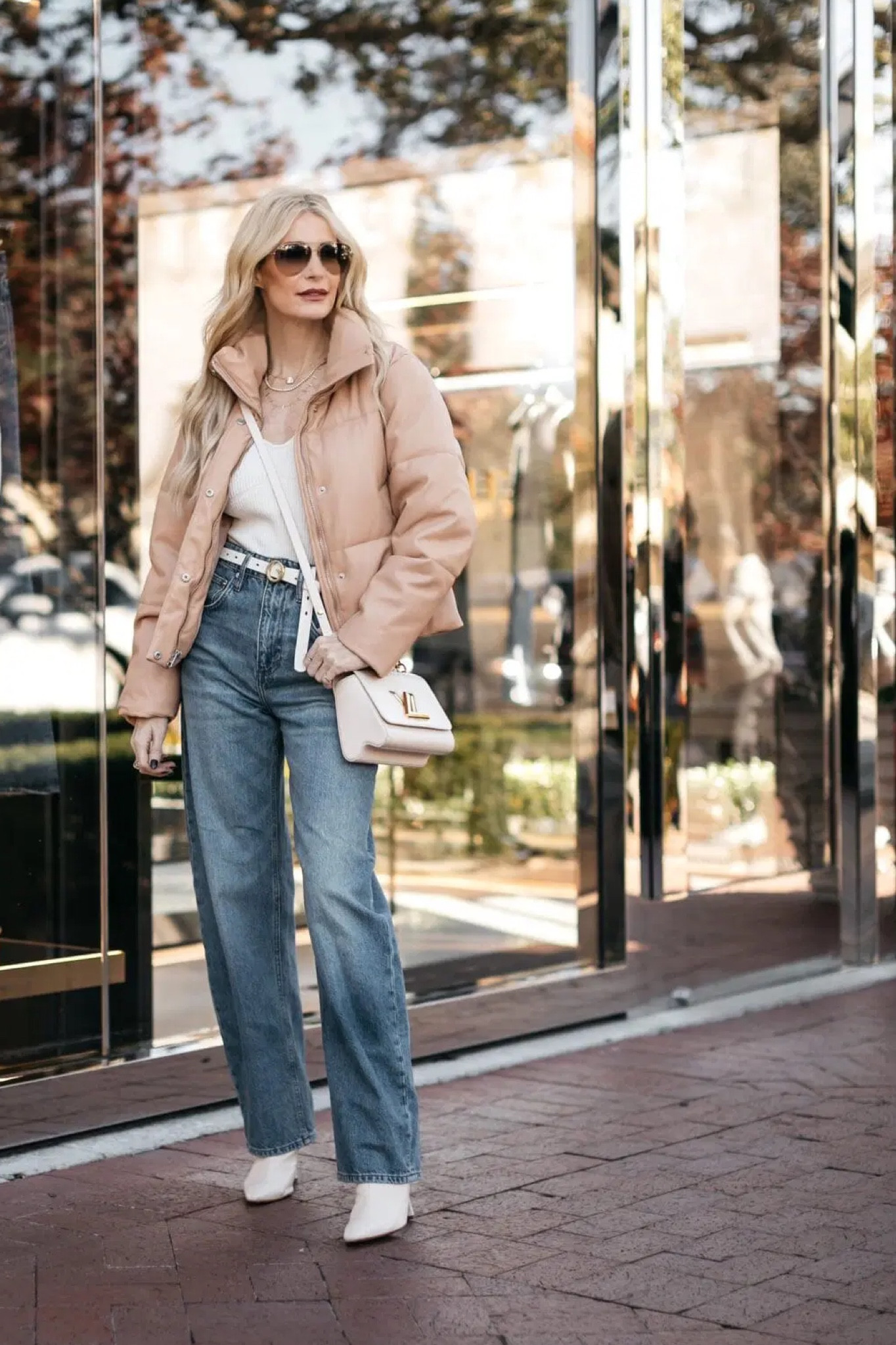 Happy Wednesday beauties! There’s a new video + blog post live on the blog showcasing 5 items I won’t be buying now that I’m 50 featured in 5 different looks.  #linkinbio and stories 

Comment links to get these outfit details sent to your DM. 



#LTKover40 #LTKstyletip #LTKfindsunder100