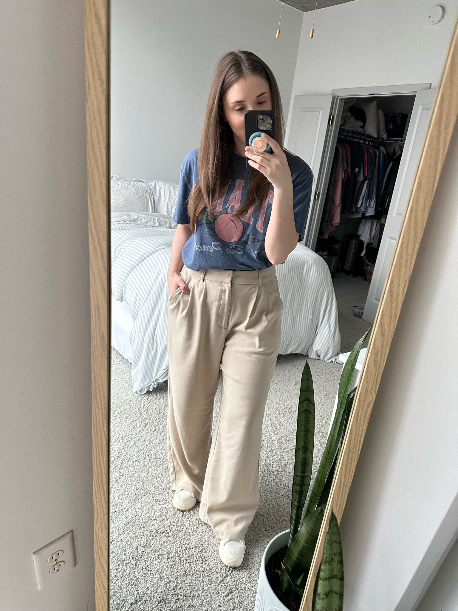 Love the juxtaposition of a graphic tee with flared trousers  

#LTKworkwear #LTKstyletip