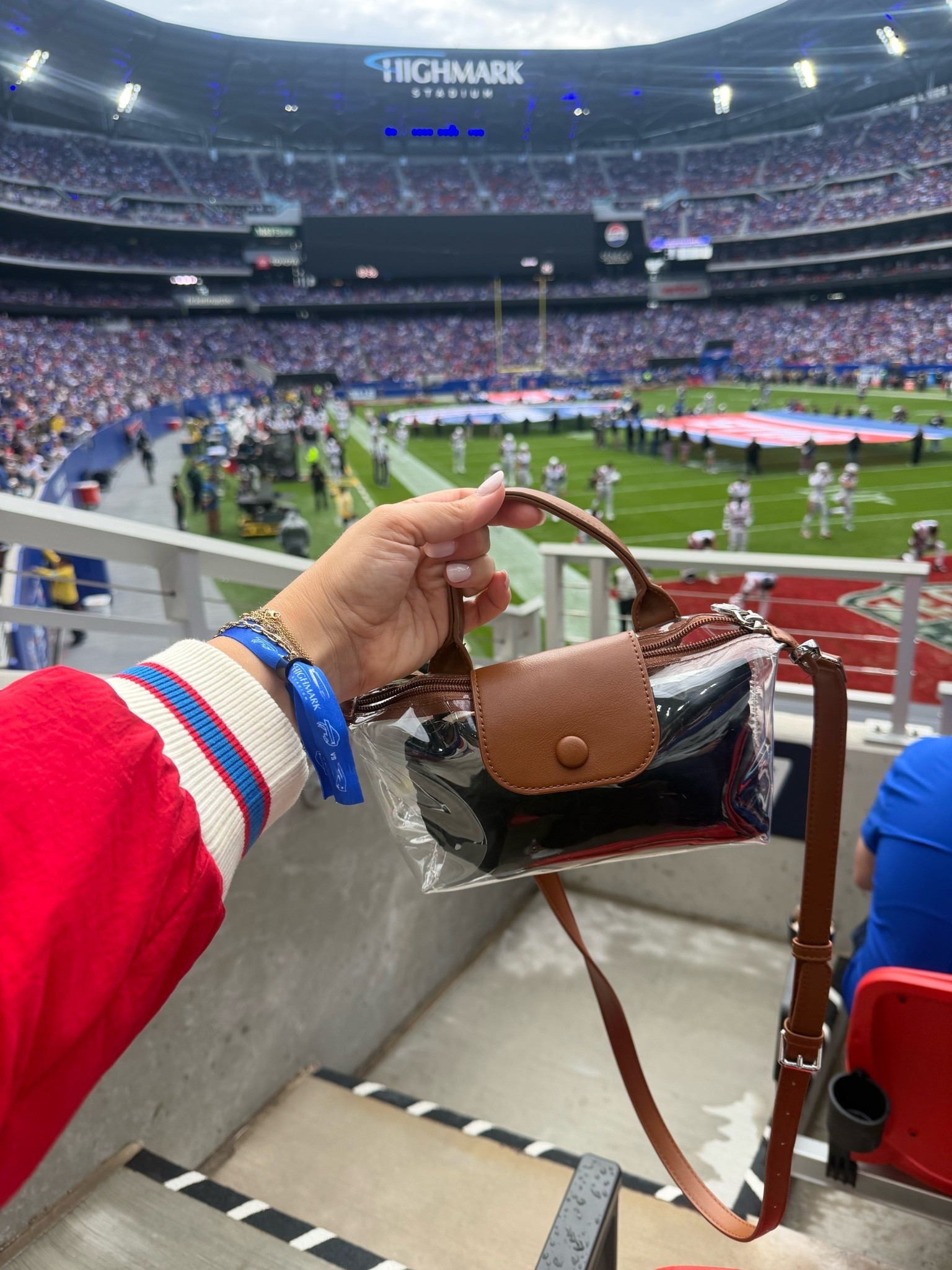 The cutest stadium bag! Sharing outfit details too for my game day fit - wearing size XL I jacket, XXL in tee, 16 plus in jeans. Use CARALYN15 at Good American

#LTKootd #LTKSeasonal #LTKPlusSize