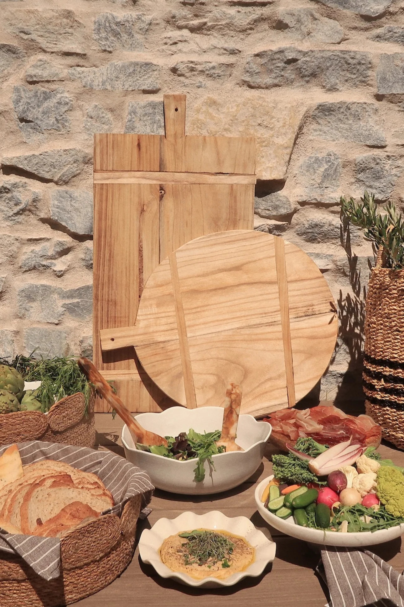 James Oversized Market Round Breadboard | THELIFESTYLEDCO