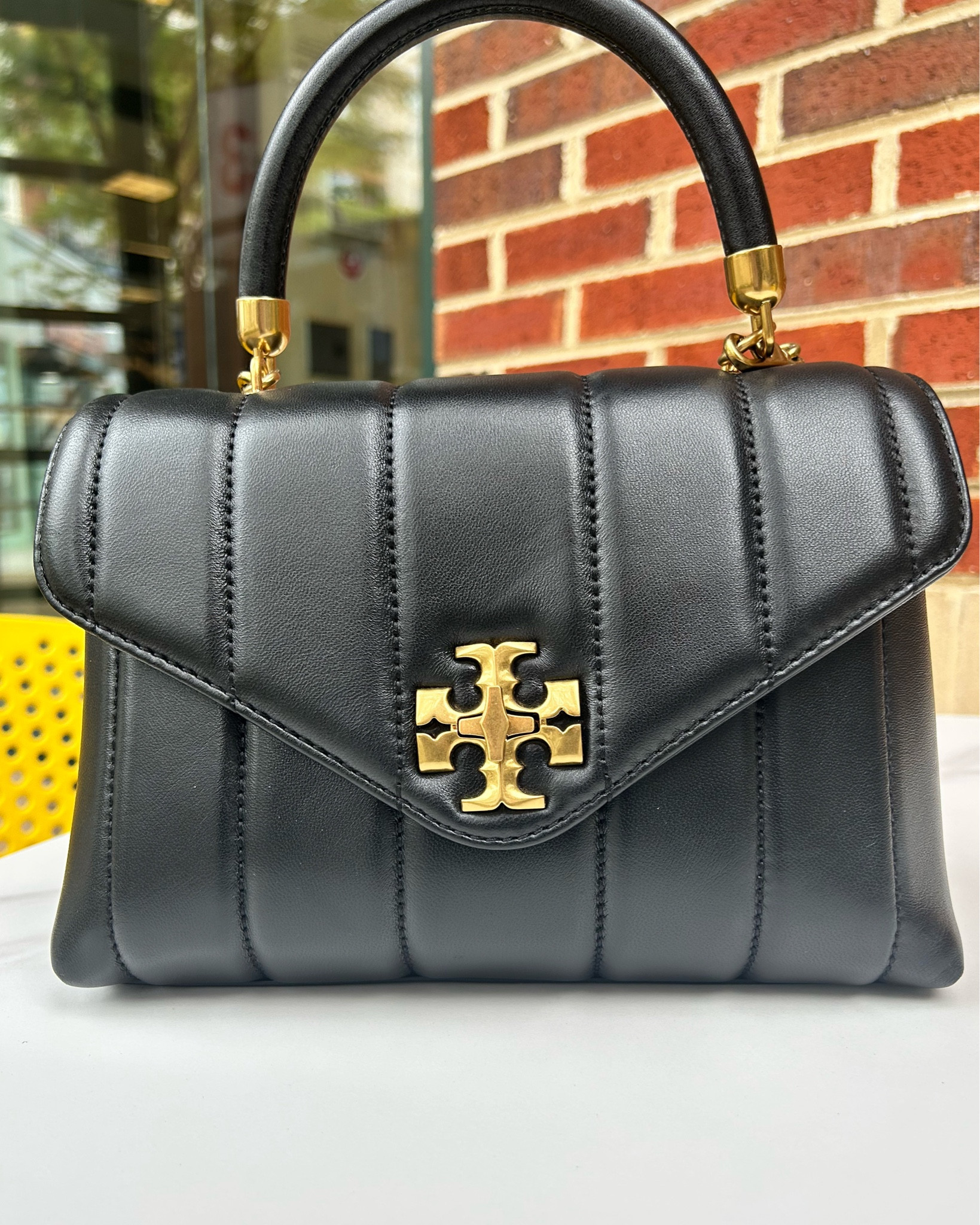 Tory Burch satchel

Black bag, crossbody, fall outfit, fall outfits, top handle, Kira, tb bag, wear to work, work handbag

#LTKitbag #LTKGiftGuide #LTKsalealert