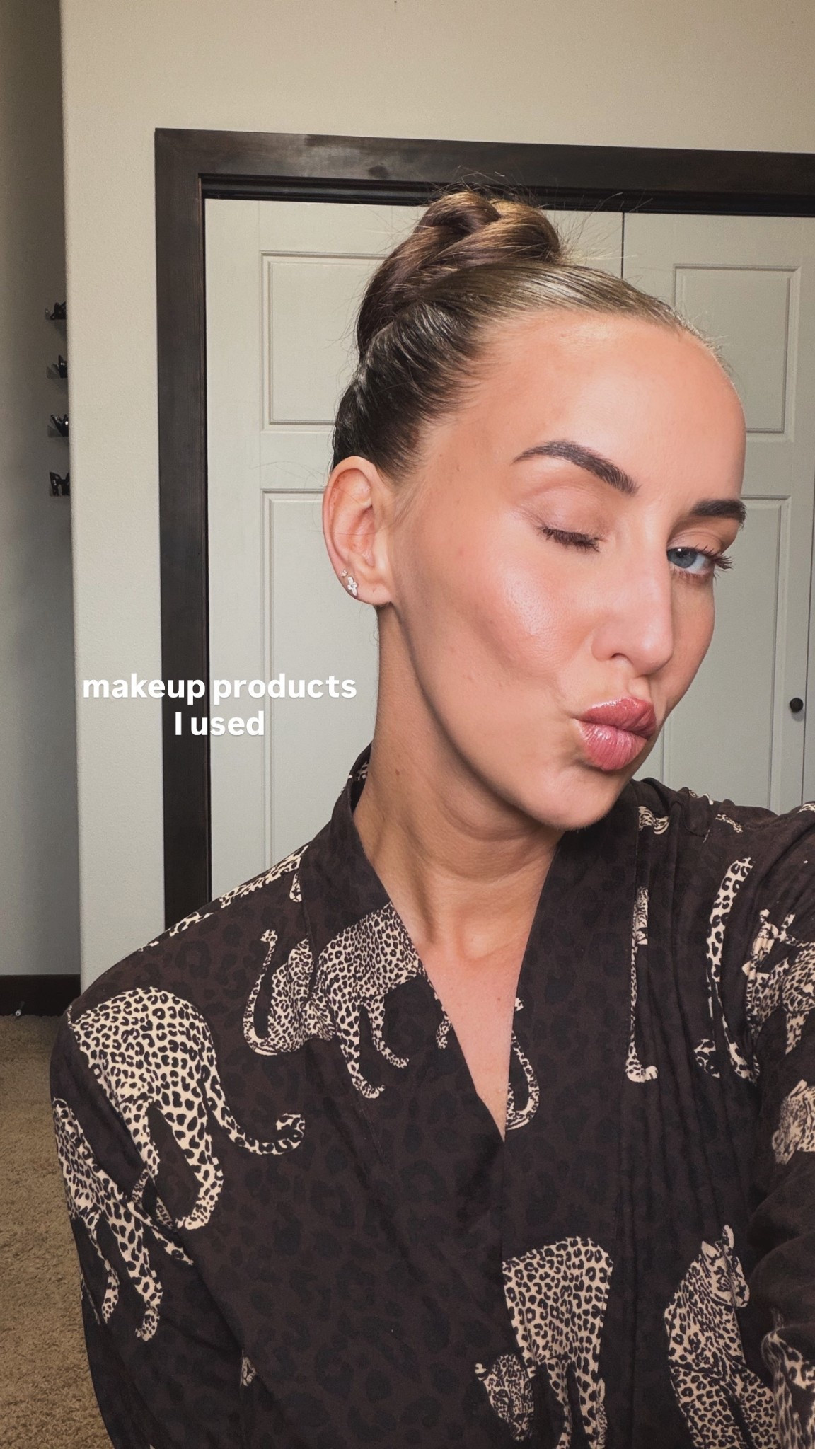 mix together:
Glotion (light glow) + HG (8.5)
Concealer: Sephora
Cream bronzer: Med Dark
Cream blush: She’s Flushed
Setting powder: Rose
Powder bronzer: 4
Pressed powder: medium
Lip liner: Daniel



#LTKmomlife #LTKmorningroutine #LTKgrwm