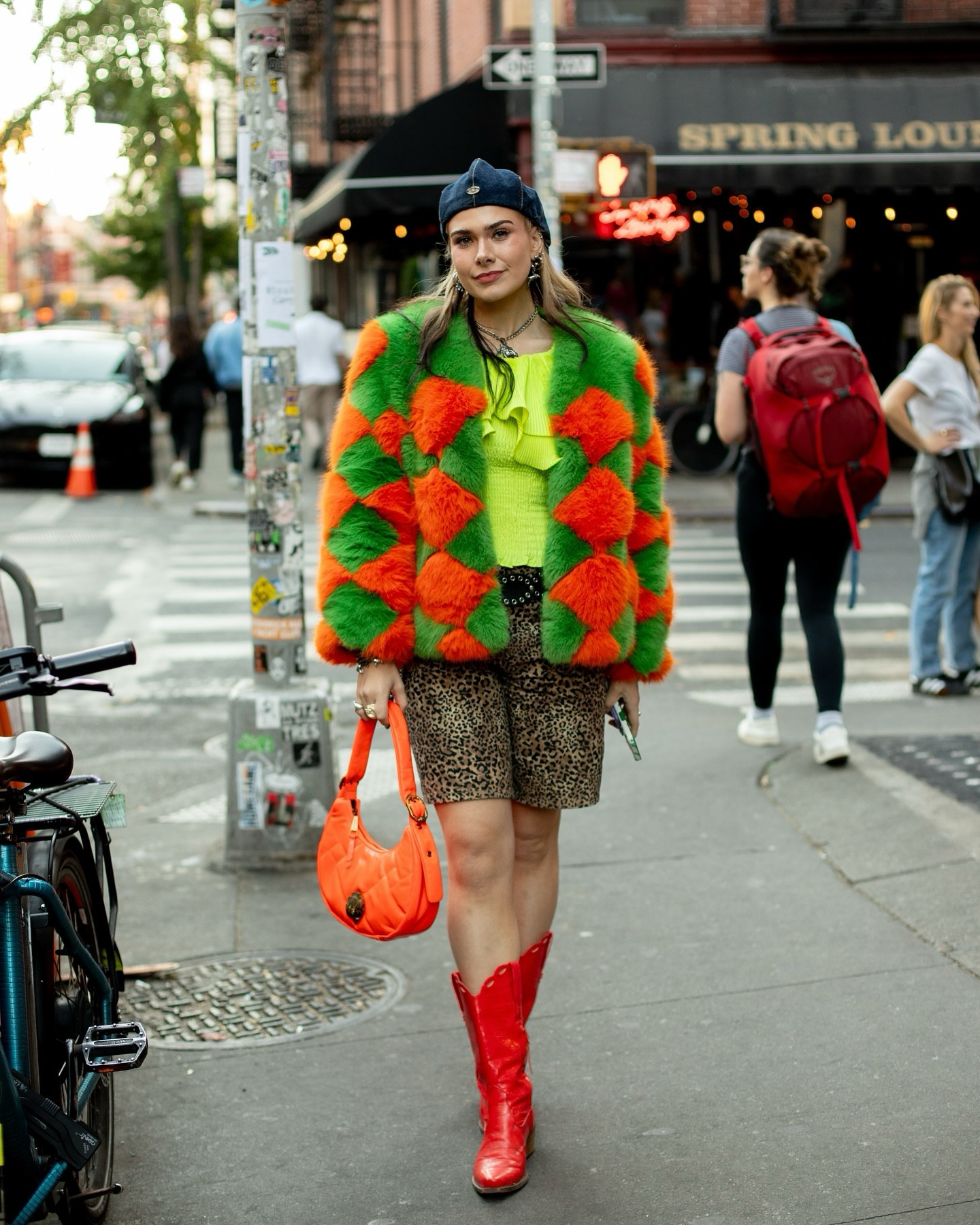 i 💚 colour & i 🧡 cowboy boots 

📸: @stomping.creative 

#nycstyle #nycstreetstyle #nycfashion #colorfulfashion #colorfulstyle #maximaliststyle