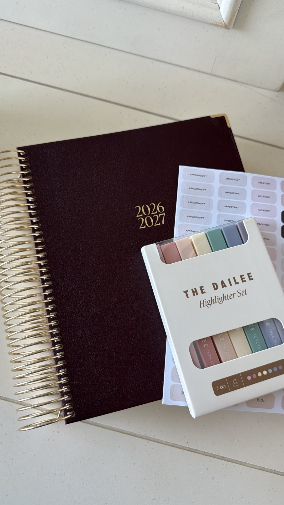 Ahh my new The Dailee planner came in! I ordered the daily planner and highlighter set! They also have a college planner, mom planer, fridge calendar, social media planner and so much more! Linking all of my planning essentials below ☺️

Monthly planning, planning supplies, daily planners, monthly planner, weekly planner

#LTKmorningroutine #LTKSeasonal #LTKselfcare
