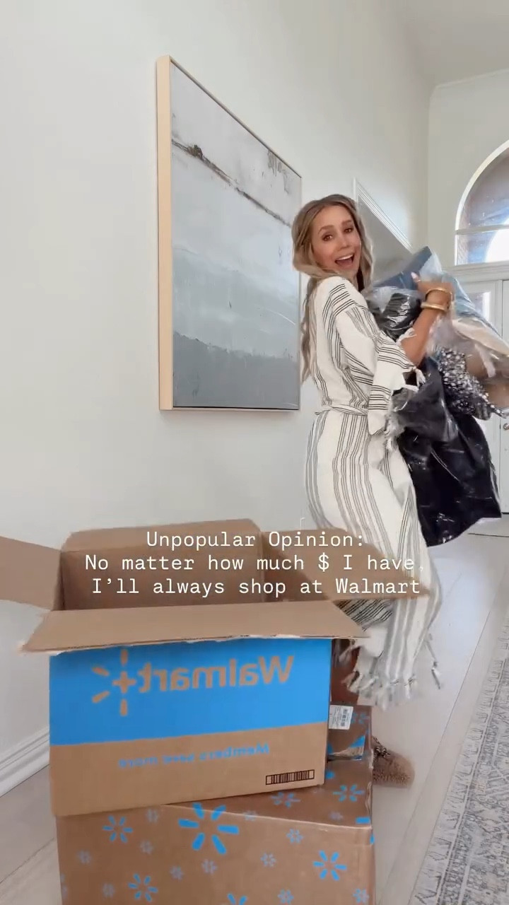 🤍 Call me crazy, but Walmart consistently has some of the cutest, trendiest, good quality pieces~ and at insane prices!💙

Are you team Walmart or pass? 

https://liketk.it/66Cjp