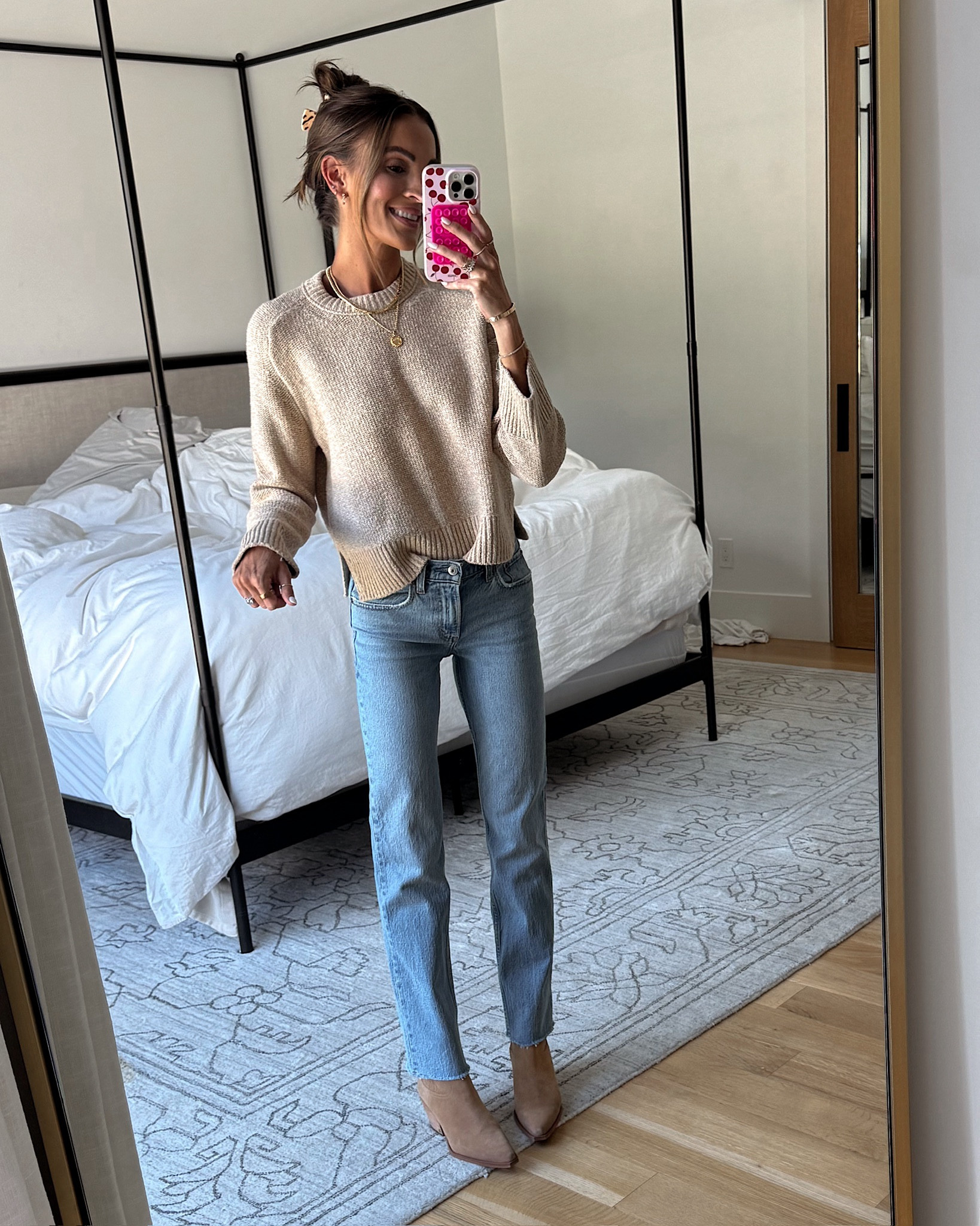 the most classic sweater 🤍 and it’s on sale! use code AFLAUREN for 15% off! runs tts, wearing xs 