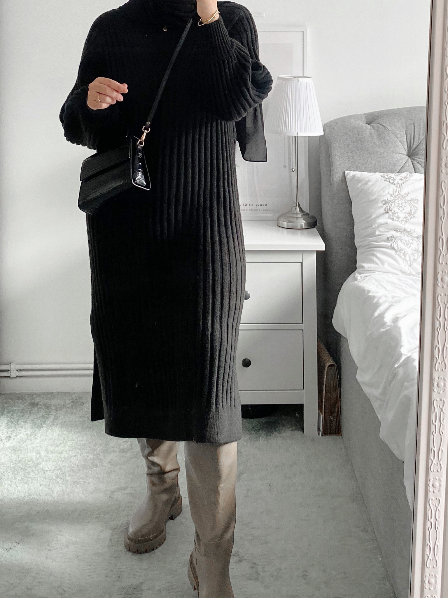 This rib knit dress is back in stock but in grey 😍😍 this knit dress is my go to in autumn/winter! Pair it with some knee high boots and a trench coat 😍

#LTKeurope #LTKstyletip #LTKSeasonal