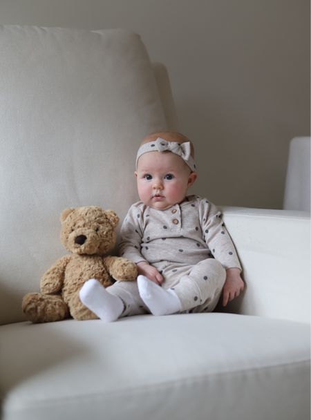 Neutral baby girl outfit