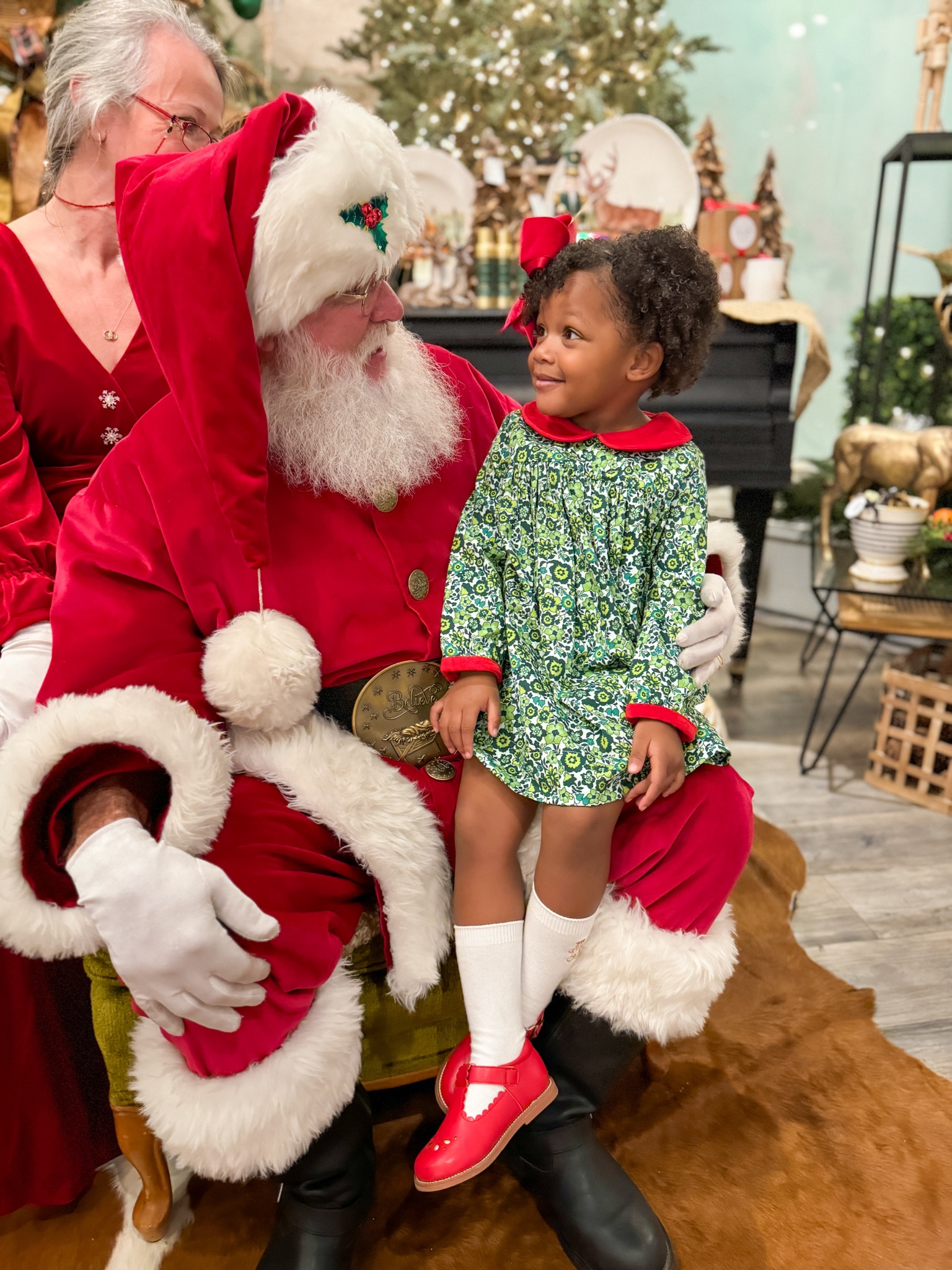 Christmas Magic is in the air! ✨🎅🏽❤️🎄 Beautiful pieces are on sale at Petit Peony!! #classicchildrensclothing #petitpeony #classicstyle #kidsclothes #christmas #holidaystyle 

#LTKsalealert #LTKkids #LTKHoliday