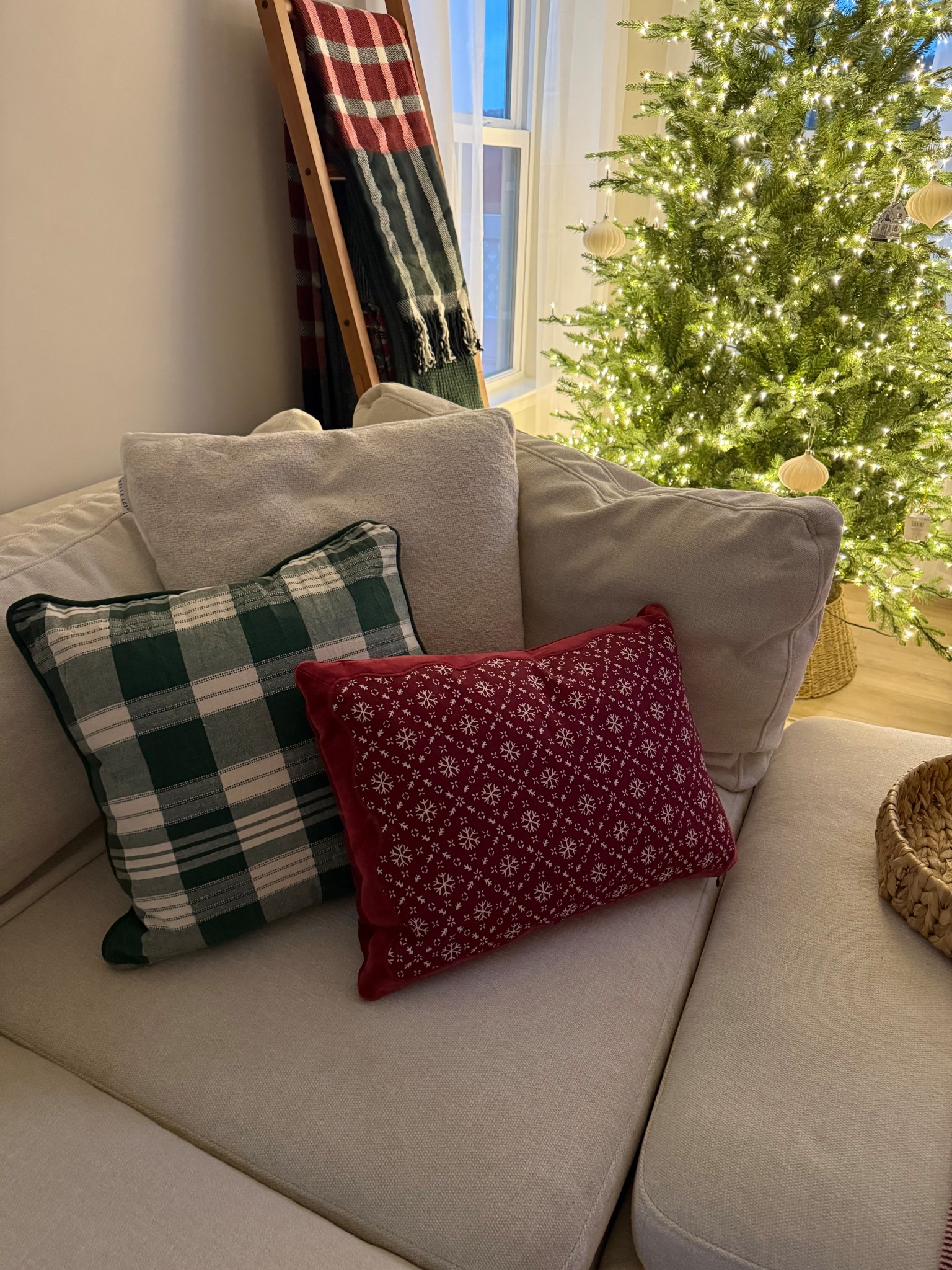 Cozy holiday has arrived! 

#LTKSaleAlert #LTKFindsUnder50 #LTKSeasonal