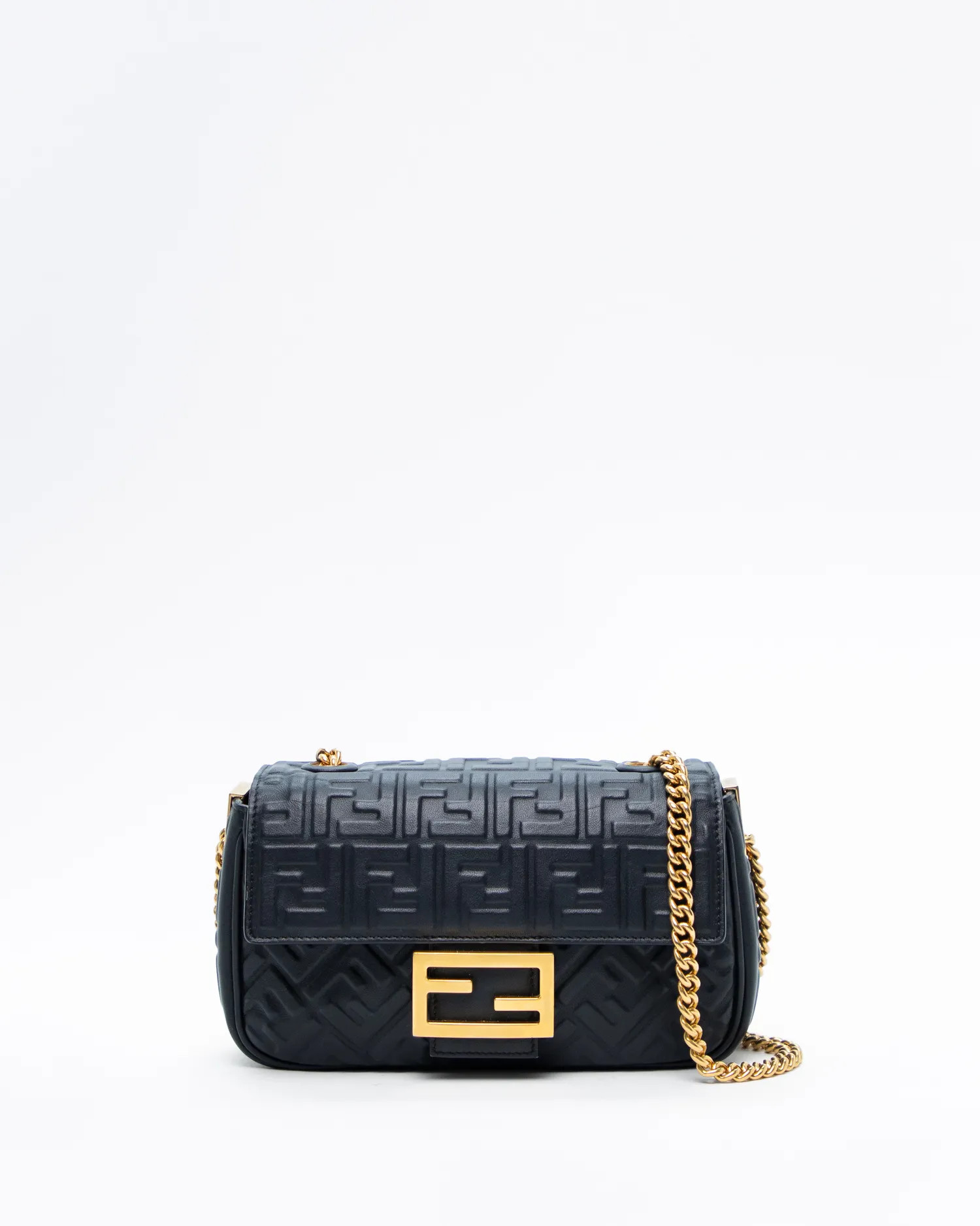 HomeHow It WorksClub PerksApply nowMerch Shop | Vivrelle