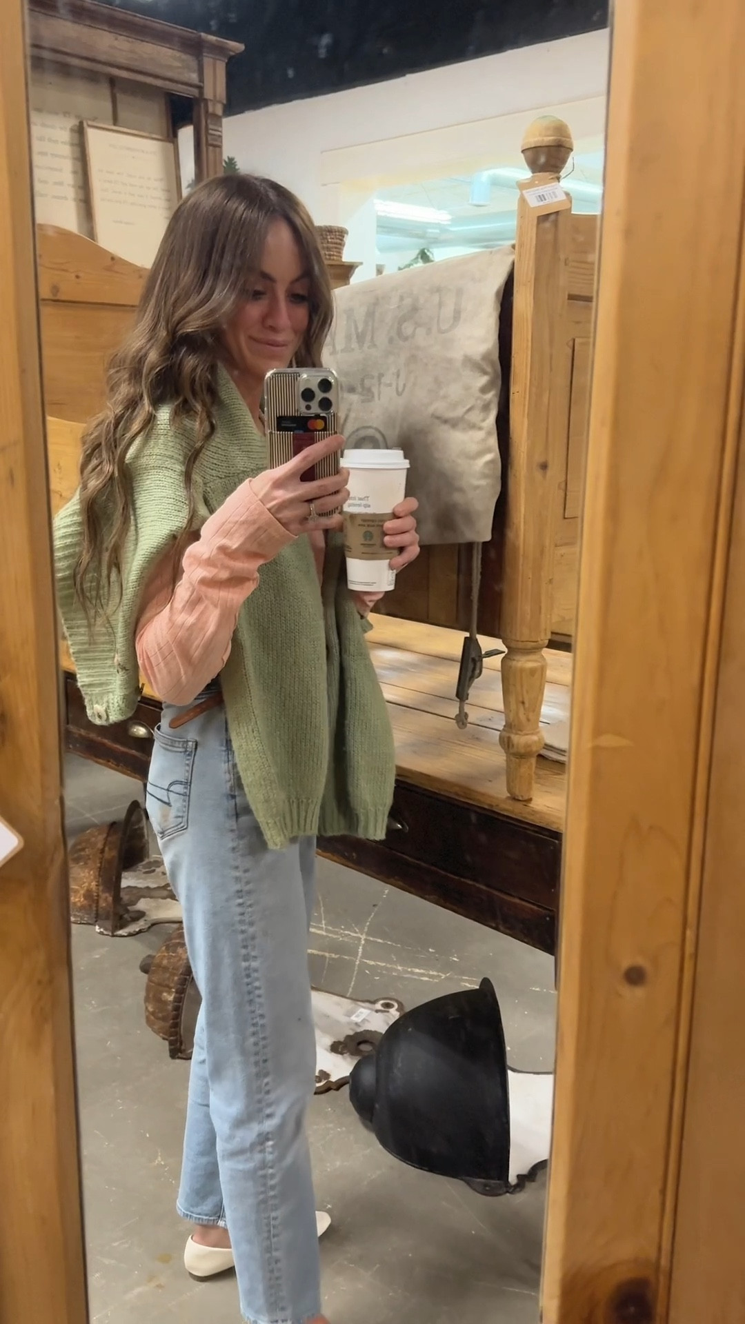 Cozy shop girl fit of the day. 

#LTKVideo #LTKSeasonal #LTKstyletip