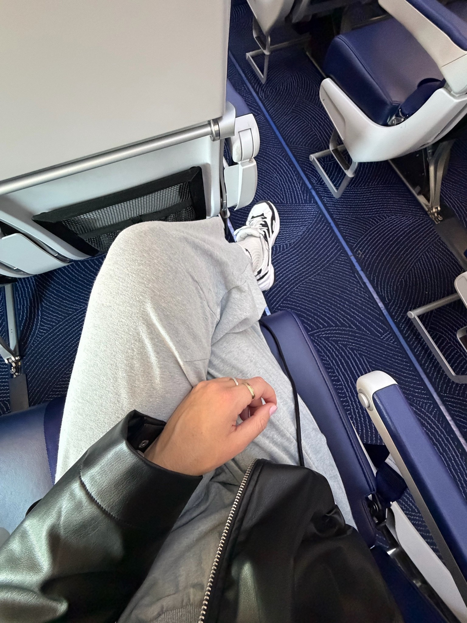 catching flights #ootd #traveling #travelfit

#LTKgrwm #LTKootd #LTKdayinmylife