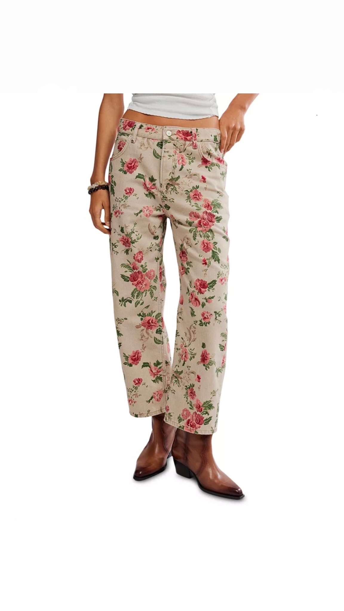 Me 🤝 floral anything 💐 

These jeans are so cute and on sale! 

#LTKootd #LTKSaleAlert #LTKPetite