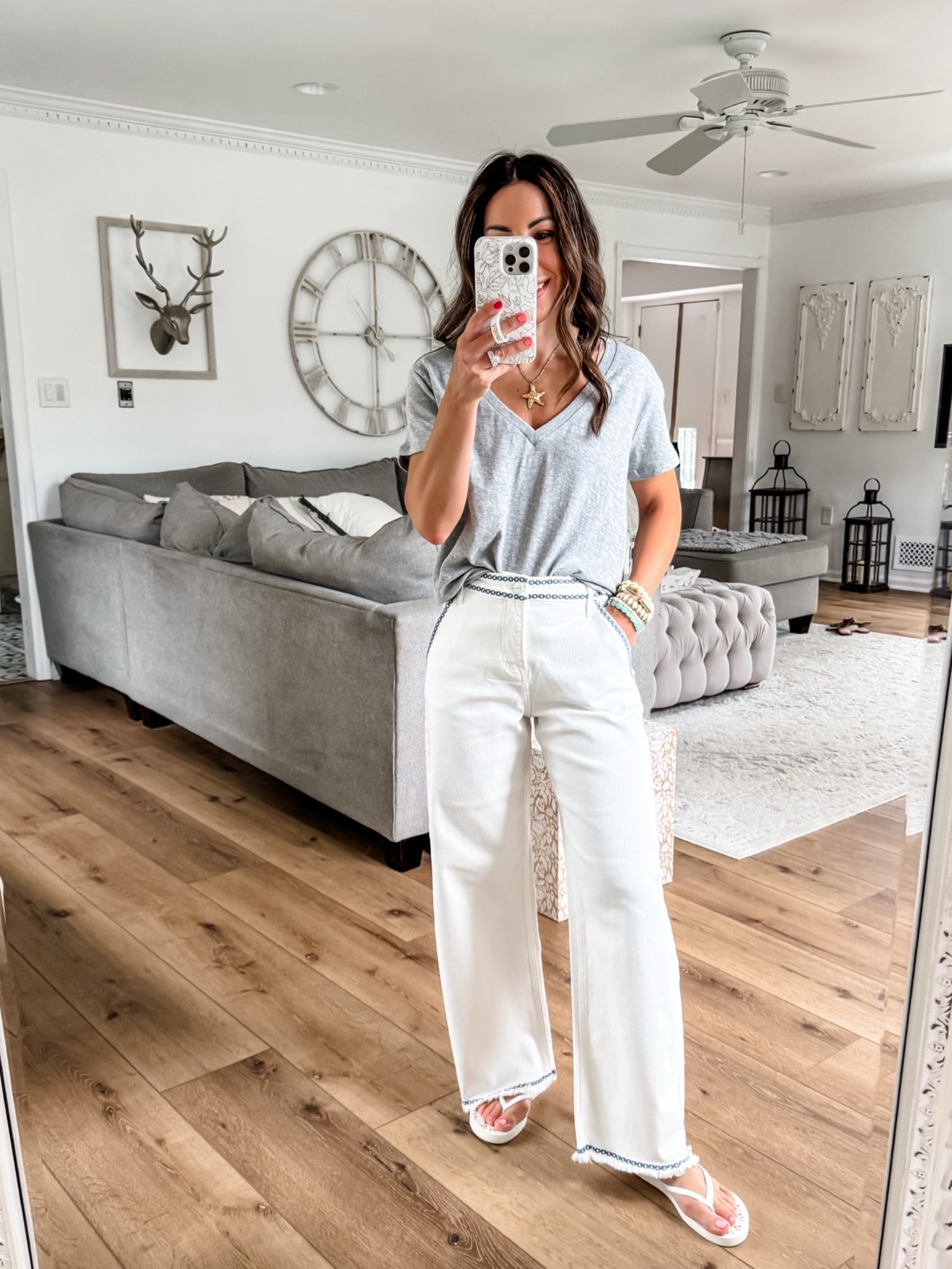 Xs gray V-neck T-shirt. White barrel jeans 25 but need 24.

#LTKOver40 #LTKPetite