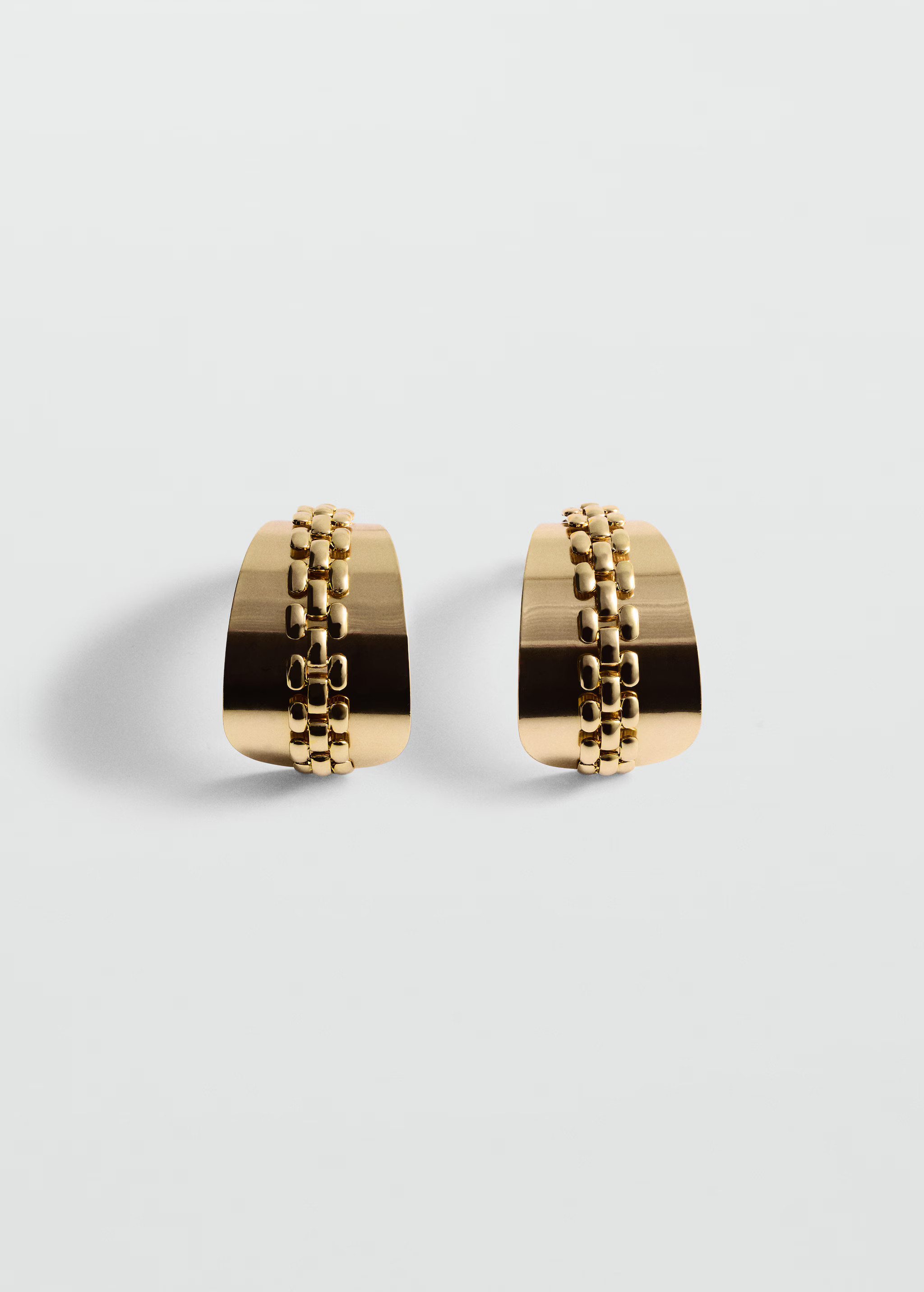 Embossed link earrings - Women | MANGO United Kingdom | MANGO (UK)