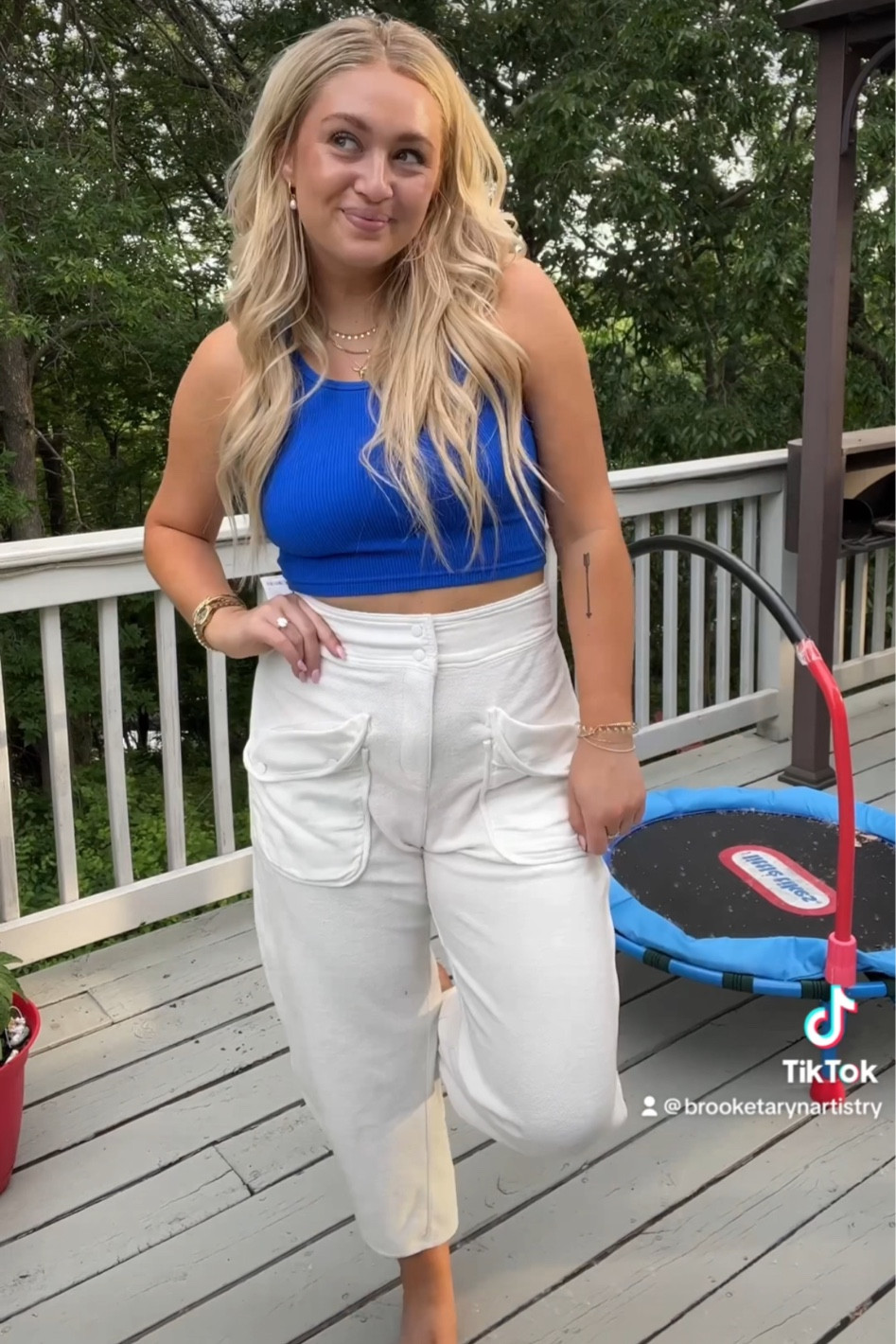 M/l in the top and small in the shorts 