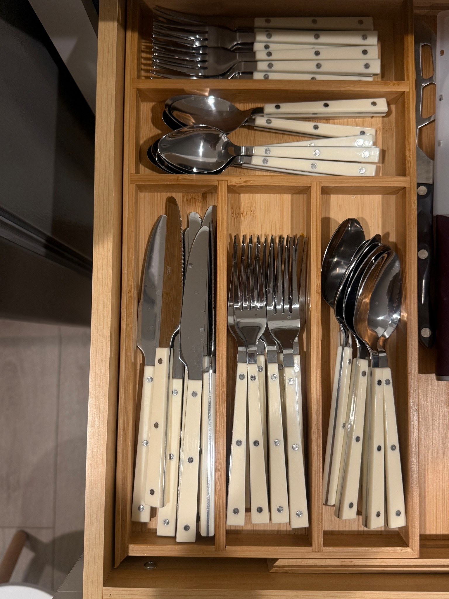 Obsessed with my cutlery from target 😍😍 so cutie!!!! 