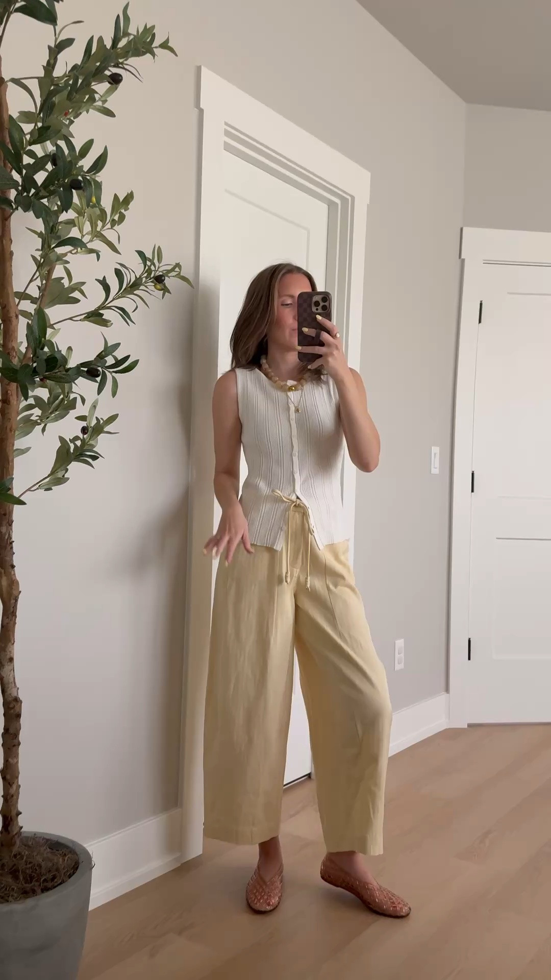 Teacher outfit idea🍎 white ribbed knit top and pull on yellow pants with a drawstring waist. Wearing a small top and xs pants 


Teacher style, teacher outfit idea, classroom style, pull on pants, Amazon finds