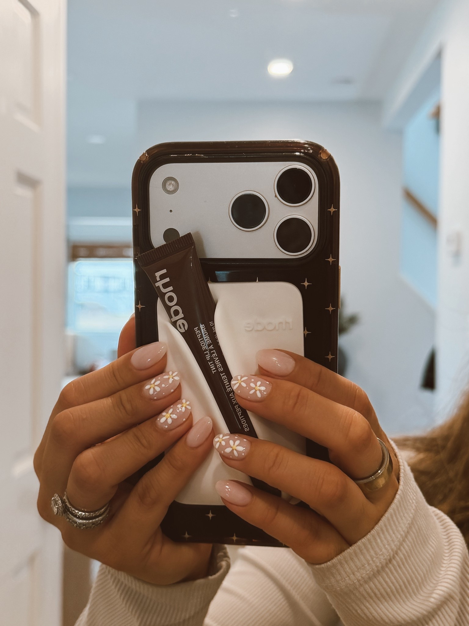 The best lipgloss of all time!!! When I say I’m obsessed on every level. And the fact that you never have to worry about searching in your purse for a lip gloss is a game changer. It also is mag safe so you can easily take it off if you want to. 

Make up, Rhode, lip gloss, trendy make up, must have make up 

#LTKBeauty #LTKmomlife #LTKselfcare