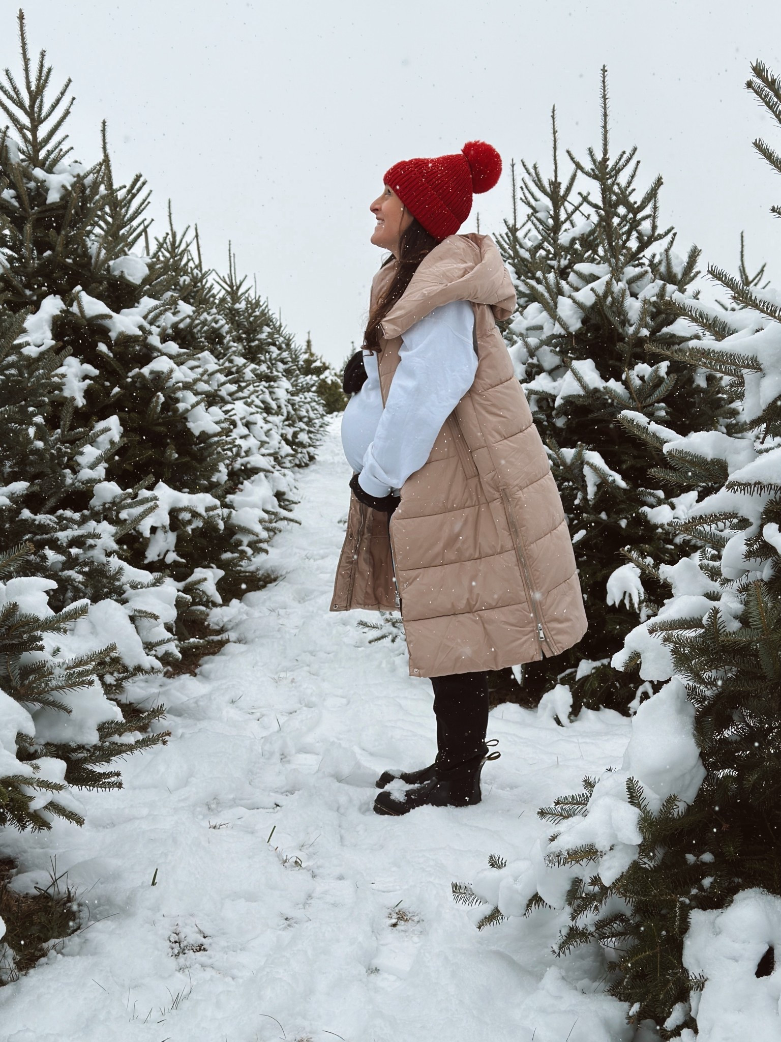 Is there anything more magical than a Christmas Tree farm? 

#pregnantfortheholidays #holidaybump #christmastreefarm 

#LTKHoliday #LTKBump #LTKmomlife