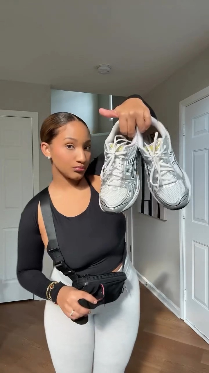 My favorite day of the week 🤭, no bit seriously if you’re a mom/wife I highly recommend getting out of the house alone for some YOU time ❤️ @mila_nailbar @oldnavy @amazonfashion @asics @rossdressforless @stevemadden @ollywellness @tacobell @lululemon @fineryfragrance @gimmeseaweed #shopping #haul #vlog