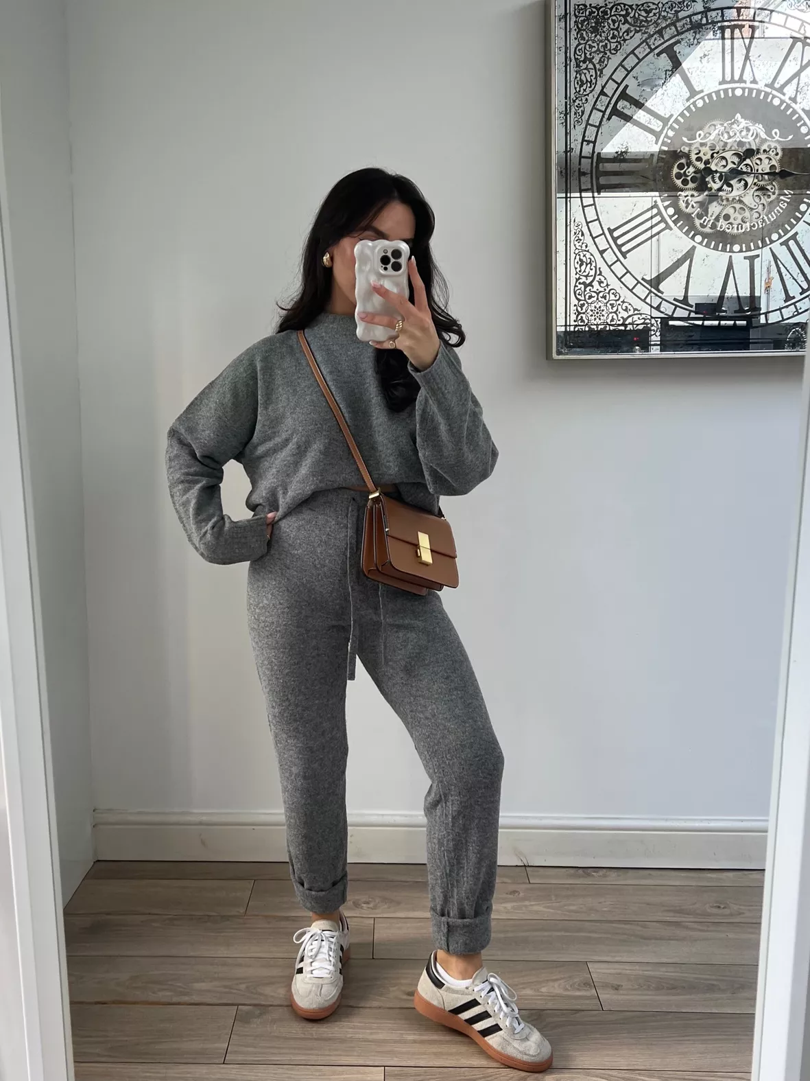 Outfit with Grey Sweatpants