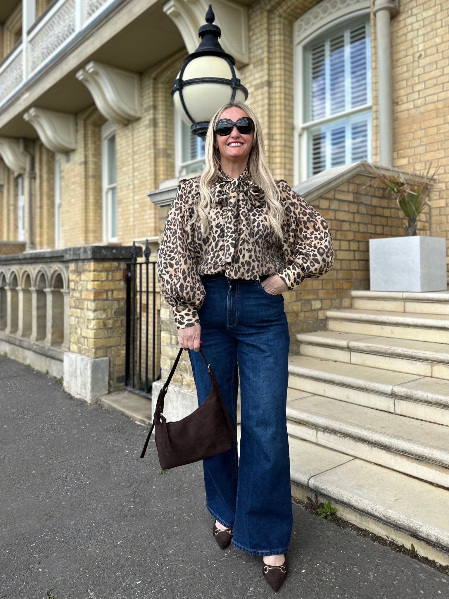 Blouse - And/Or @johnlewis
Jeans, bag and shoes - @newlook