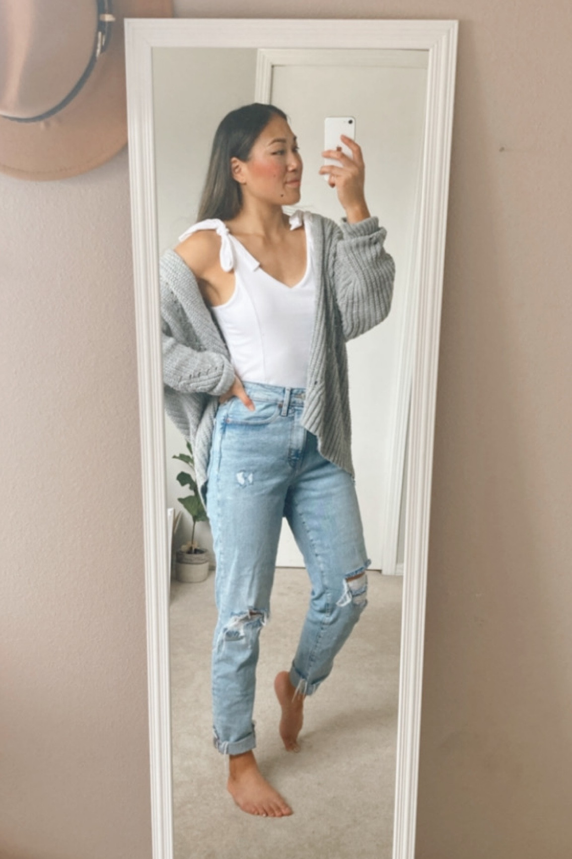 Hello cozy spring !
top: Small, TTS
Pant: no longer in stock but a close dupe. Size 4, made for curvy hips, true to size. Roll up if you’re shorter than 5’2” like me! 


#LTKunder50 #LTKstyletip #LTKFind