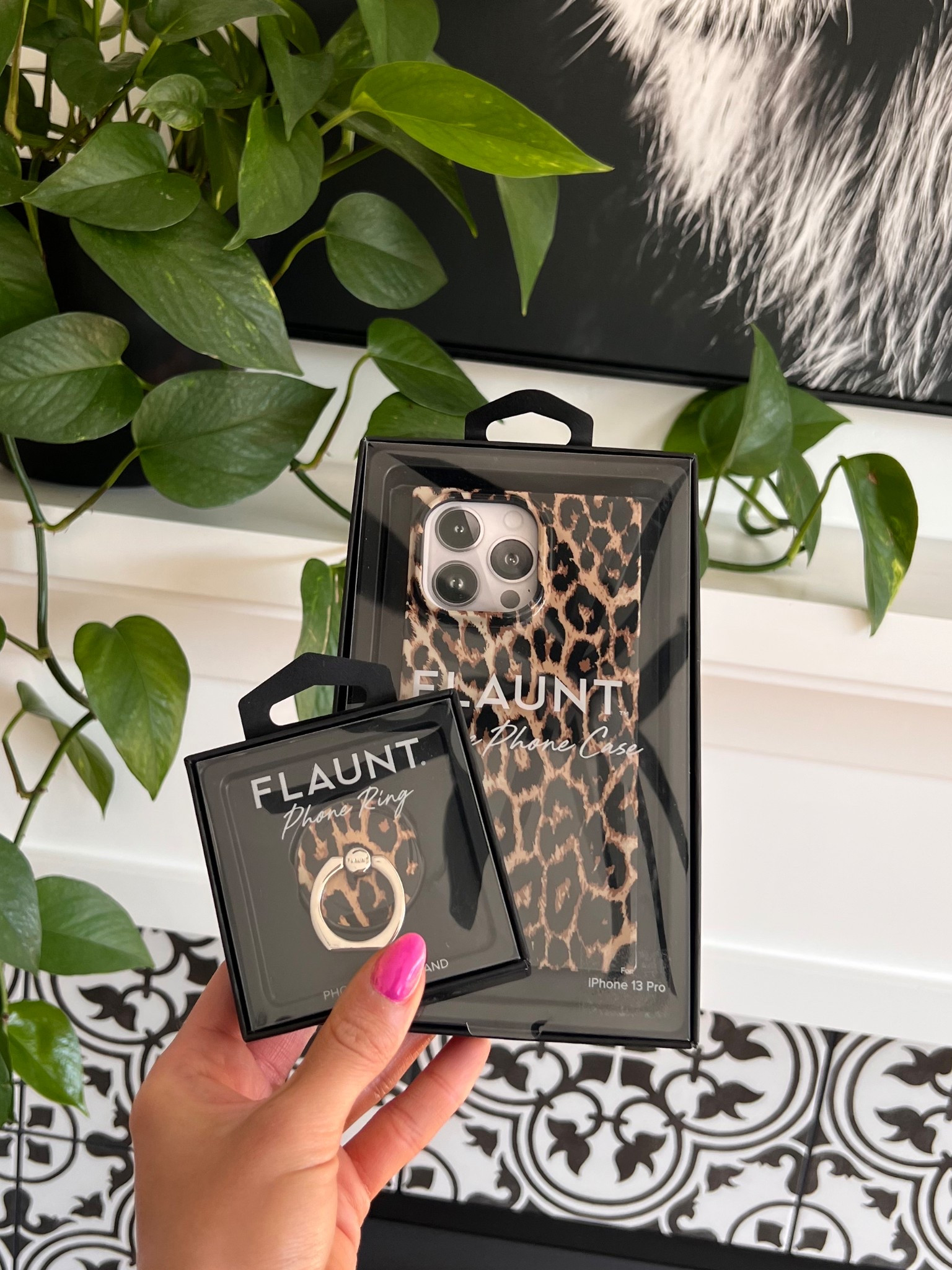 Flaunt leopard  square phone case 

