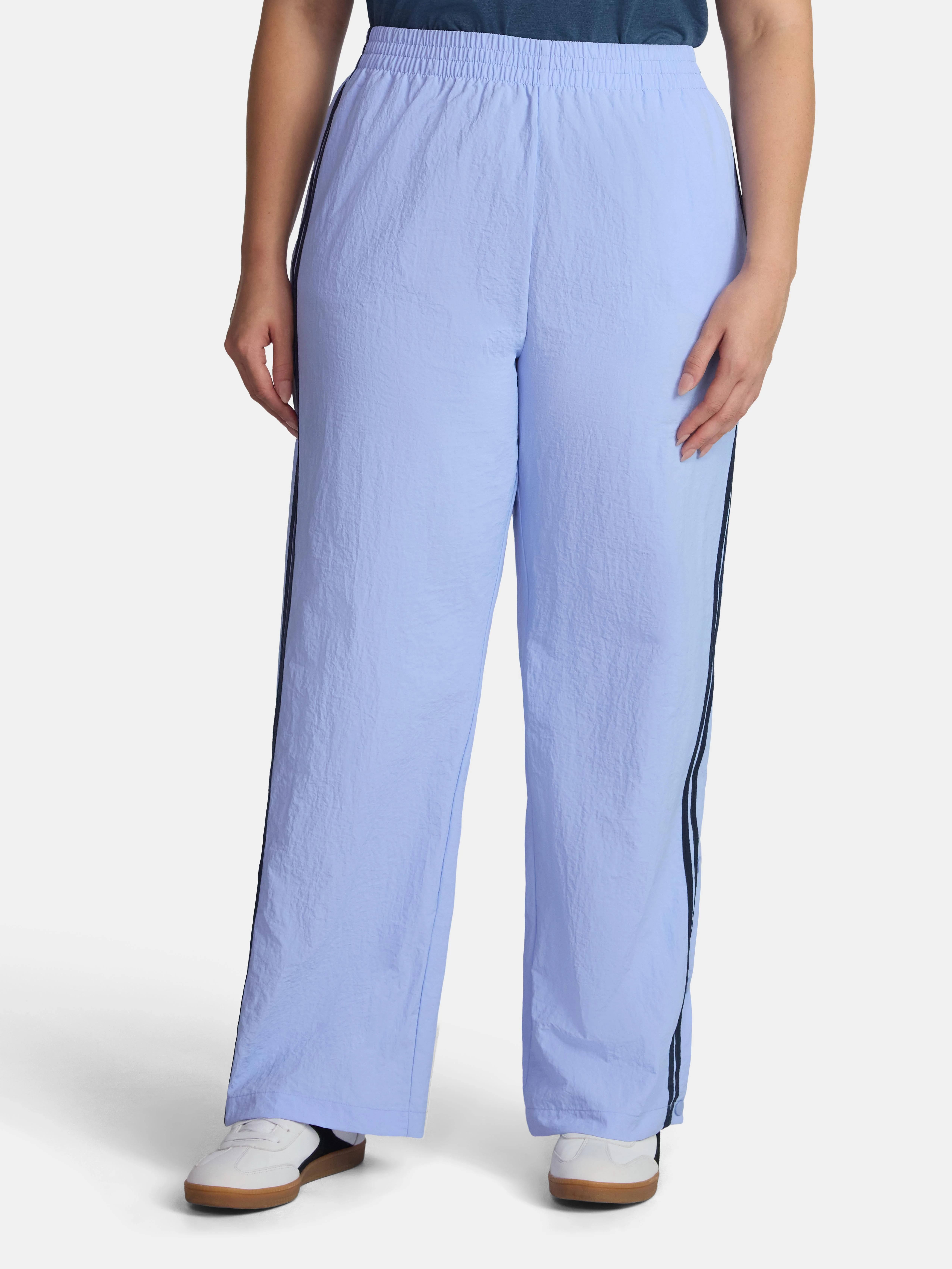 No Boundaries Straight Leg Track Pants with Side Stripes, 31'' Inseam, Women's Plus | Walmart (US)