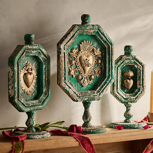 Burnished Heart Medallion, Distressed Green Stand | Terrain