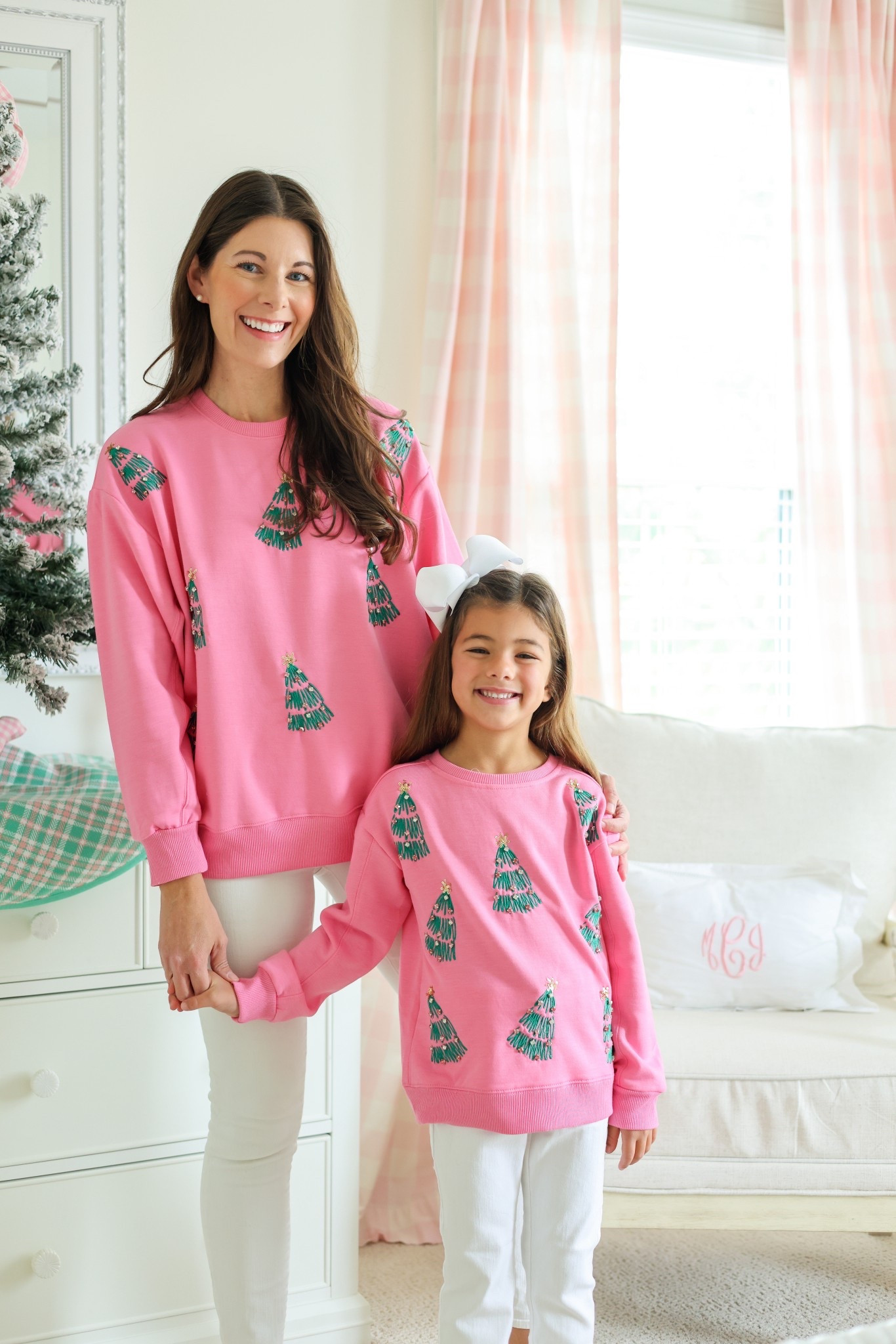 The cutest holiday sweatshirts! On sale for 30% off

#LTKHoliday #LTKGiftGuide #LTKFindsUnder100