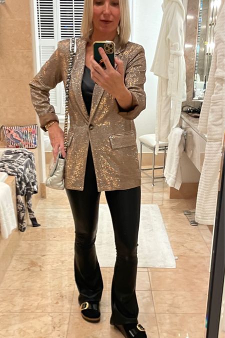 Holiday Style where everyone will ask you where YOUr blazer is from 🤩😜🍍

#LTKstyletip #LTKfindsunder50 #LTKHoliday