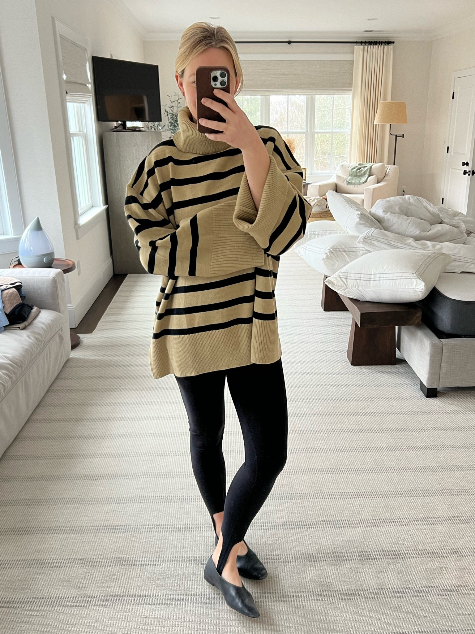 carpool mom dressing in under 60 seconds 🫠

#LTKfindsunder50 #LTKfindsunder100