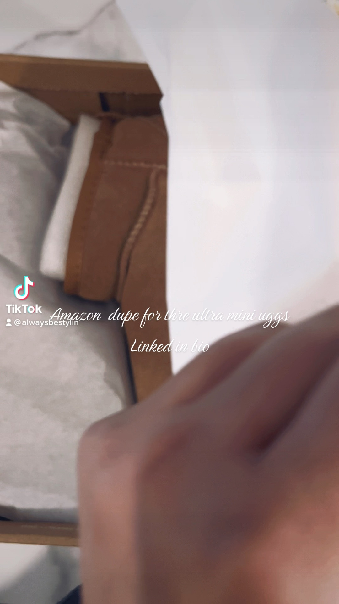 I can not get over this amazon fashion find, it is an amazon must have for your winter wardeobe! Half the price off the real ones! Linked in my bio! #amazonfashion #amazonfinds #amazonmusthaves #uggs #boots #winterfashion #wintertrends 

#LTKSeasonal #LTKsalealert #LTKstyletip