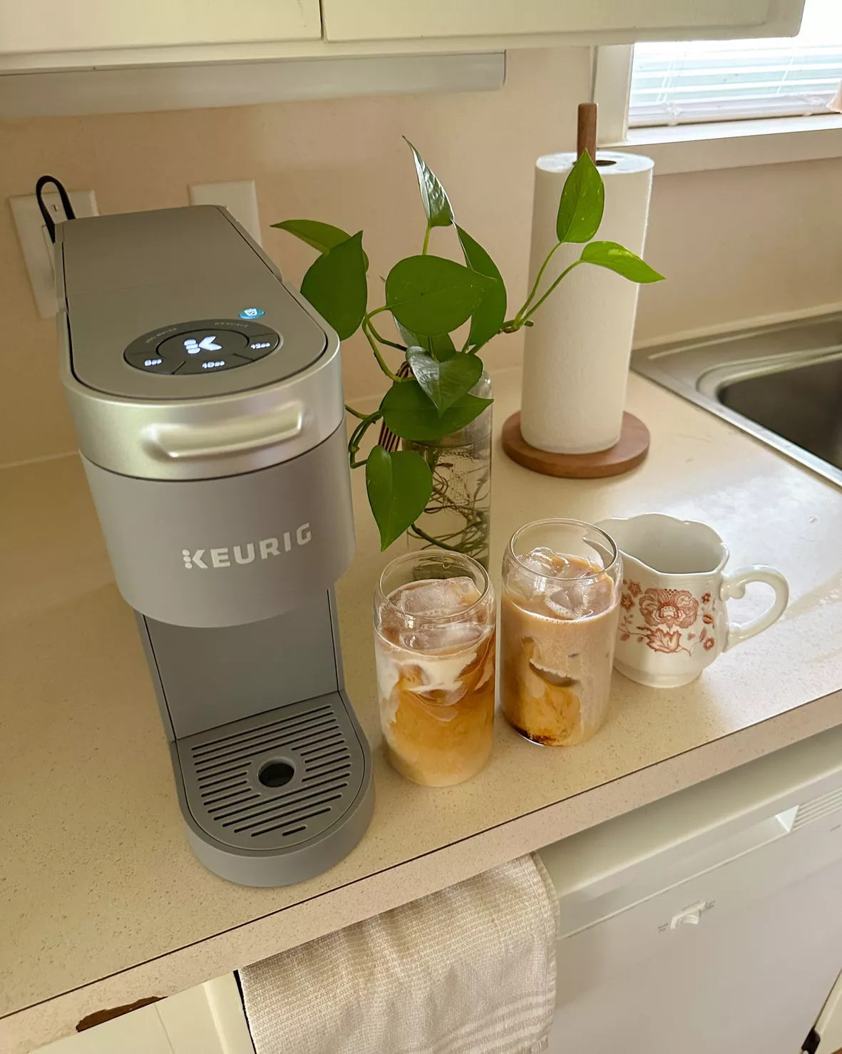 How to Make Iced Coffee at Home with Keurig - Its Yummi