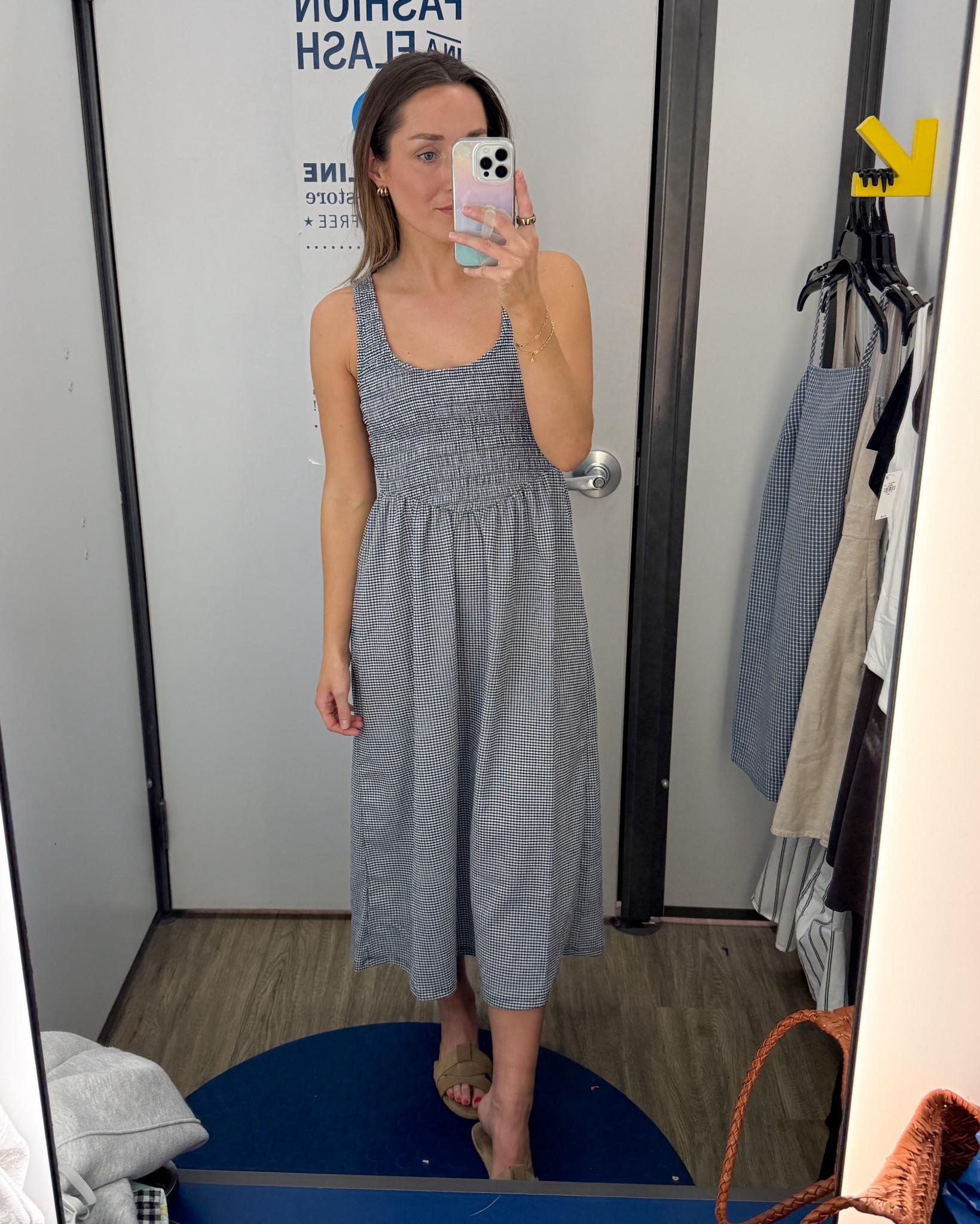 I think the dress could be good depending on the person. I felt like this made me look very straight up and down. I am wearing an XS. I wish the fabric was slightly higher quality, but the price point can’t be beat. ￼