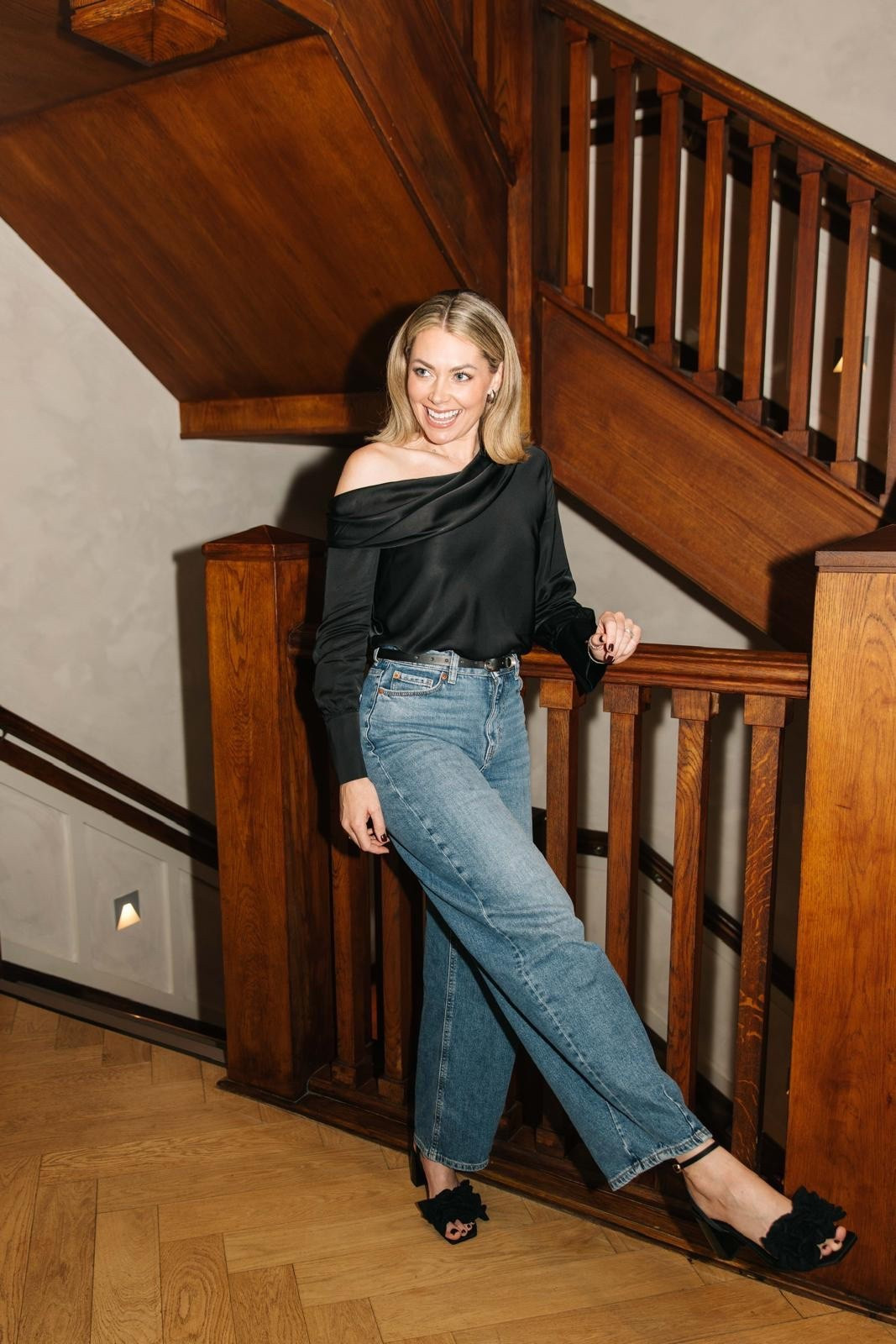 ✨ Date-night glam, but make it effortless ✨
These M&S glam jeans hug in all the right places, dressed up with sleek heels and a silky off-the-shoulder top for that perfect mix of casual luxe. 💋
#M&SStyle #OOTN #LTKfashion #LTKjeans #DateNightOutfit #EffortlessChic #SilkyStyle

#LTKstyletip #LTKdatenight #LTKuk
