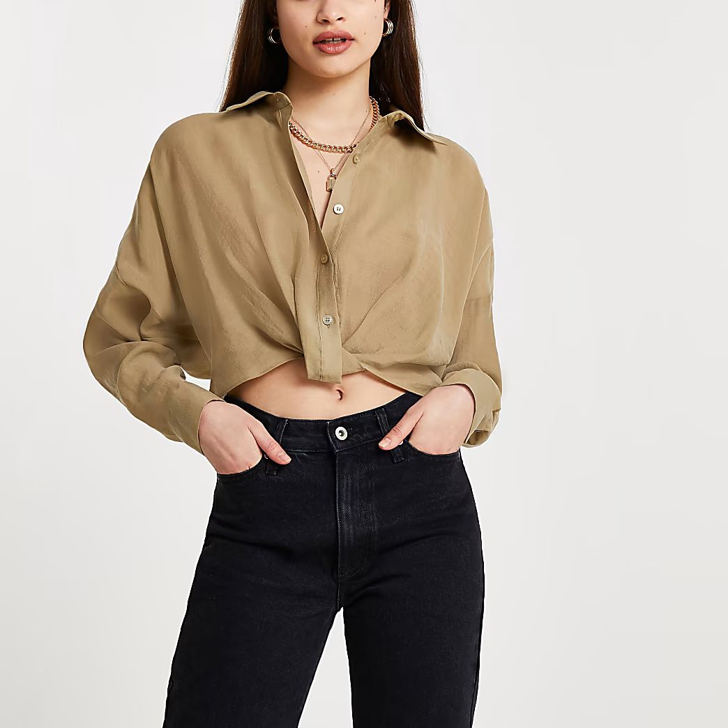 Details
Knot detailCollar neckLong sleeveButton downOur model wears a UK 8 and is 175cm/5'9'' tal... | River Island (UK & IE)