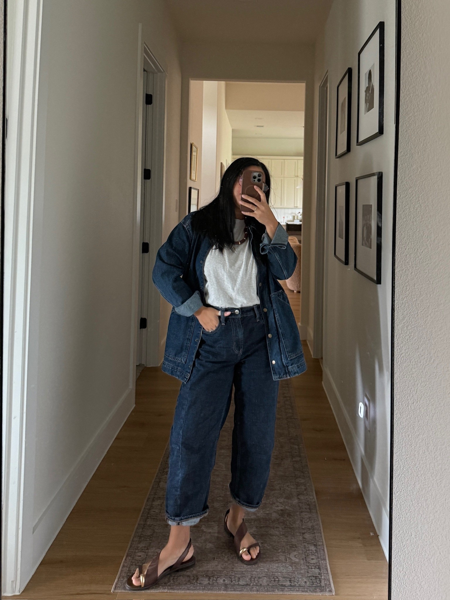 My usual outfit these days:

A simple tee 
Barrel jeans
Resin necklace 

Old navy fashion finds, budget friendly fashion, fall fashion  

#LTKPetite #LTKStyleTip #LTKSeasonal