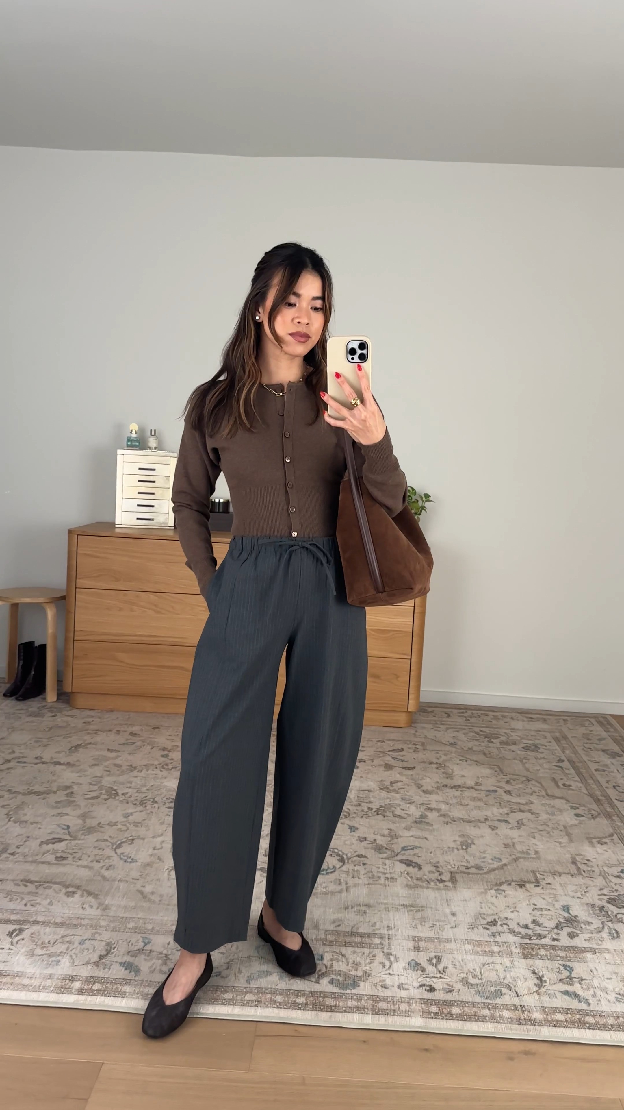 Obsessed with these @Aritzia pants!

Sizing info: 
-Aritzia Golightly Cardigan - Wonder Yarn (Size XS in Heather Dark Chocolate) 
-Aritzia Commentary Pant (Size 2XS in Hthr Chrcl/Nmd Tup) 

Aritzia Fall New Arrivals, Aritzia Sweaters, Aritzia best sellers, best pieces from Aritzia for petite, what pants from Aritzia will fit if youre petite, Petite style guide, how to dress if you’re petite, Petite style, petite fashion, mom outfit, mom style, petite pants, petite outfit ideas, petite outfits, best pants for petite, Fall style, Fall outfits, vacation outfits, Aritzia try on,

#LTKootd #LTKSeasonal #LTKPetite