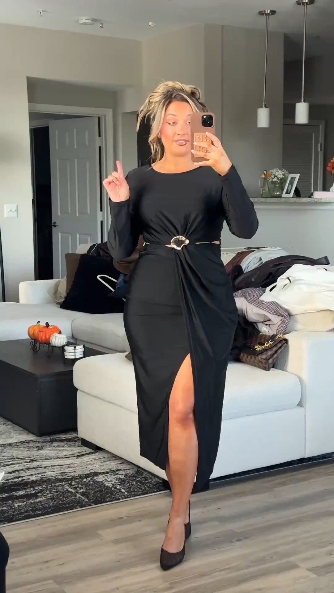 Elegant, effortless, and perfect for the holiday season ❄️ Whether you’re heading to a Christmas dinner or a New Year’s celebration, this dress is the definition of timeless glam. 

Wearing a medium

#HolidayStyle Looks #WinterWardrobe #ChicOutfitInspo



#LTKParties #LTKHoliday #LTKStyleTip