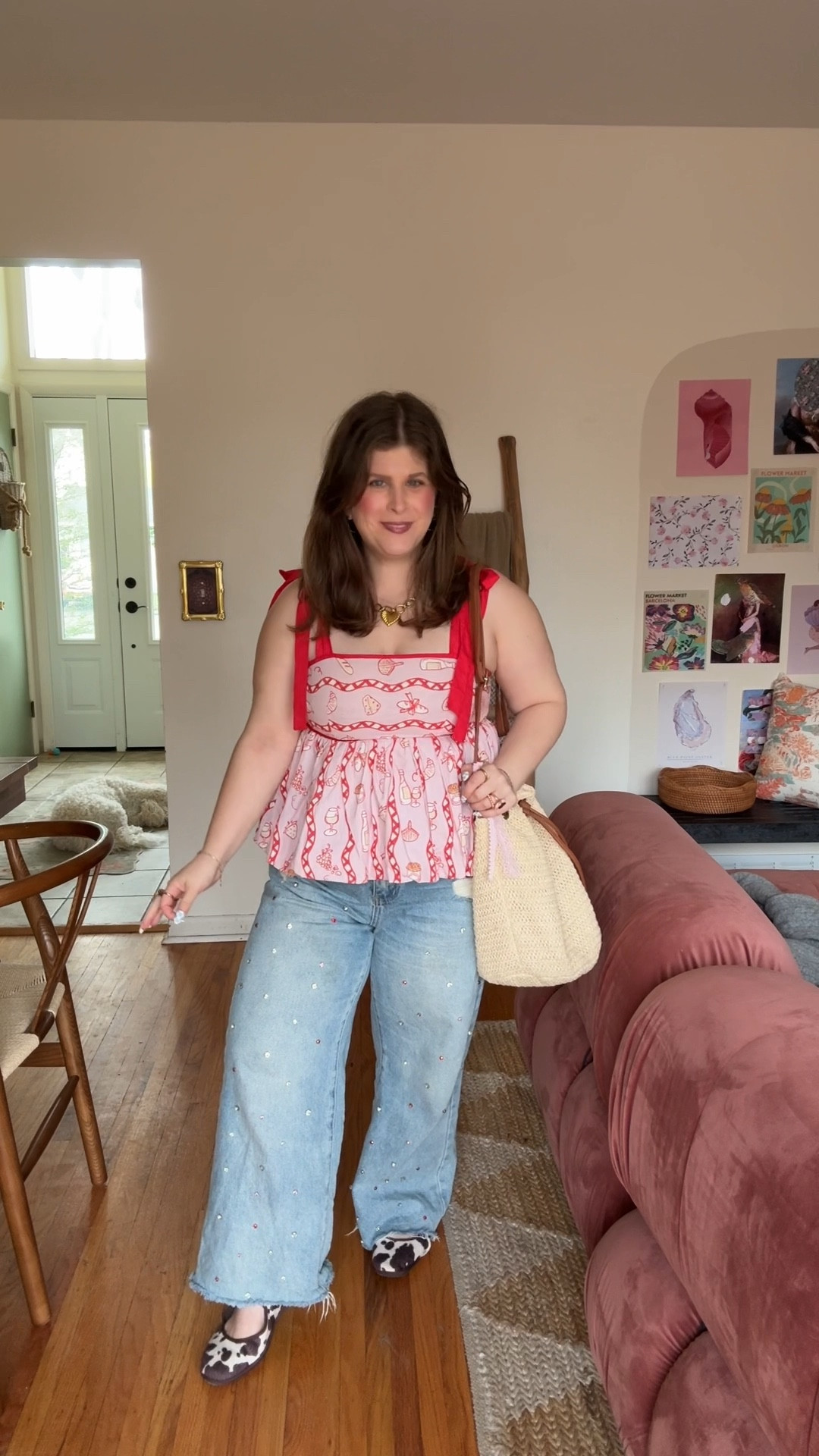 It’s giving European summer 🥖🧀🍷☀️

Love a bubble hem tank with ties!

& obviously have to mix & match patterns! 

#dopaminedressing #maximalist #maximaliststyle #colorfuloutfit #whimsical 