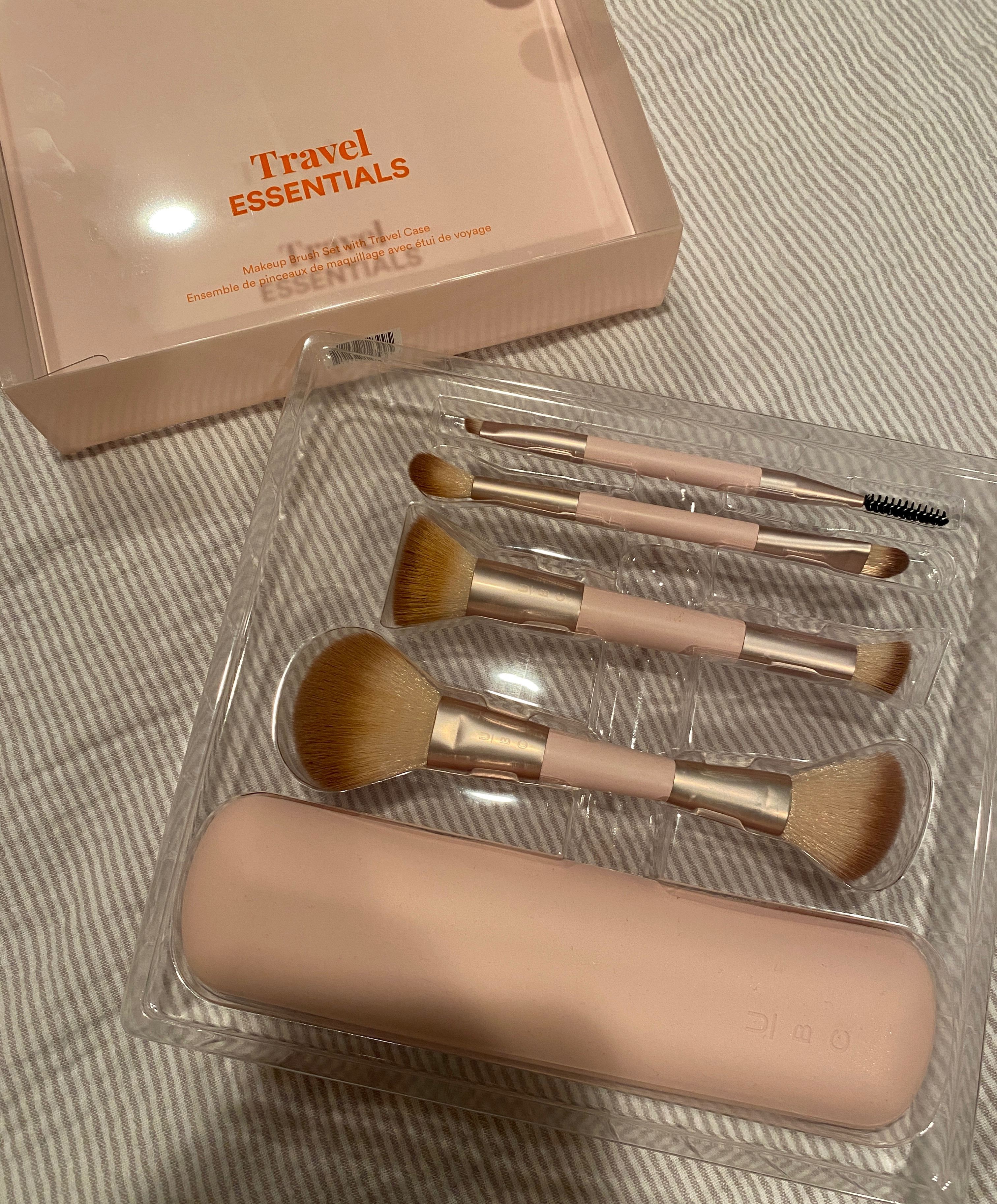 My new brushes! End of the year is a great time to change makeup brushes. I love the magnetic silicone brush case  

 #LTKGiftGuide #LTKFindsUnder50 #LTKBeauty